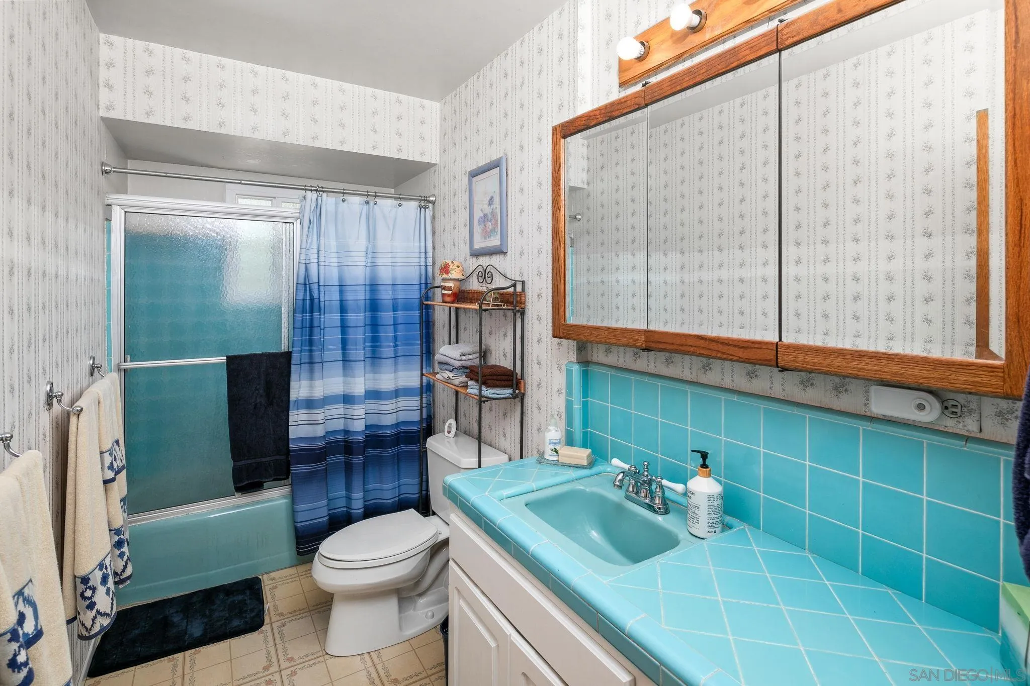4245 Avenida Gregory