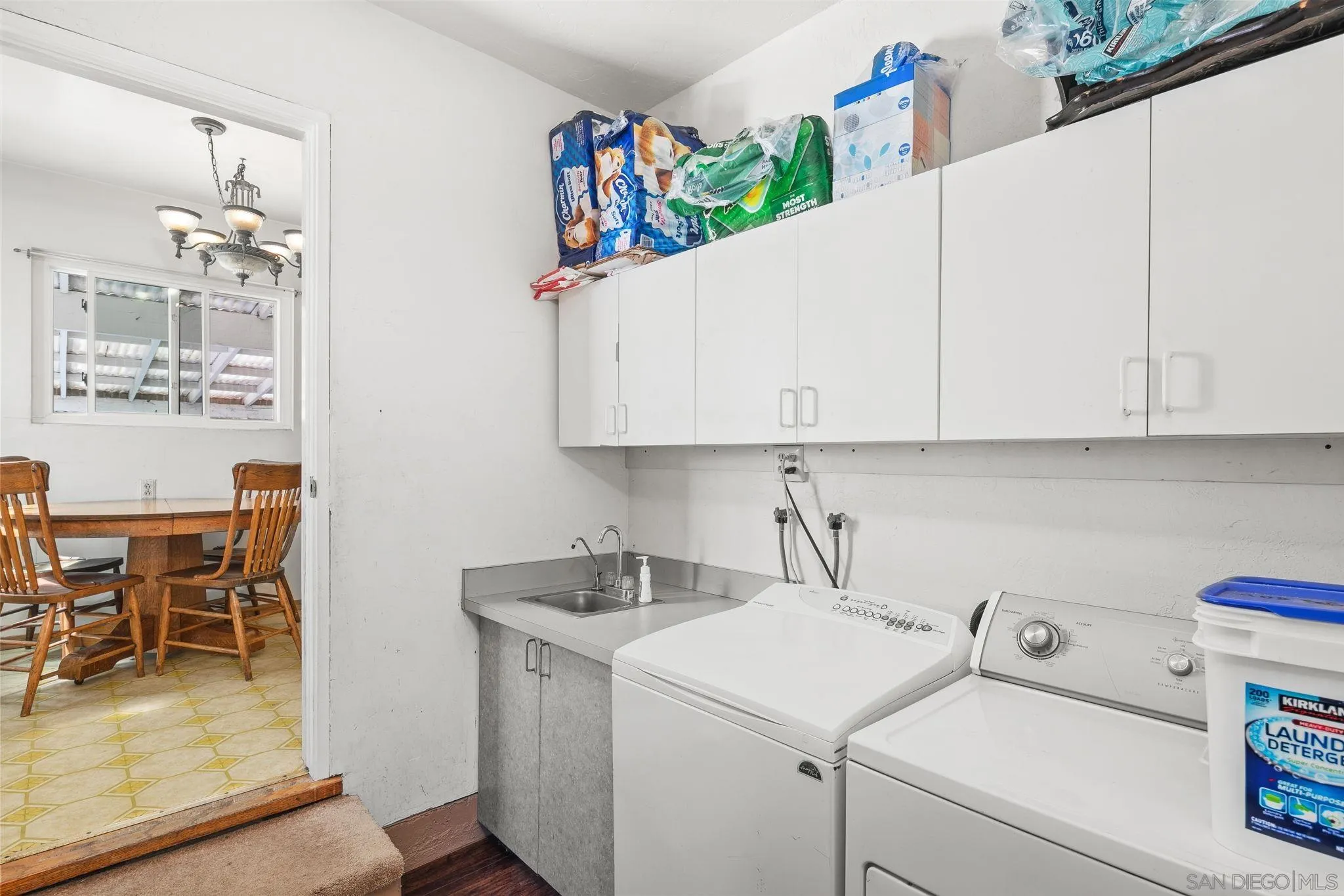 4245 Avenida Gregory
