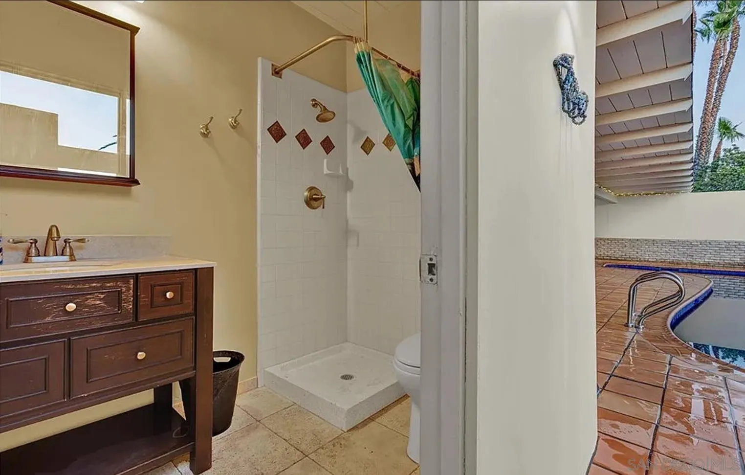 6570 Hillgrove