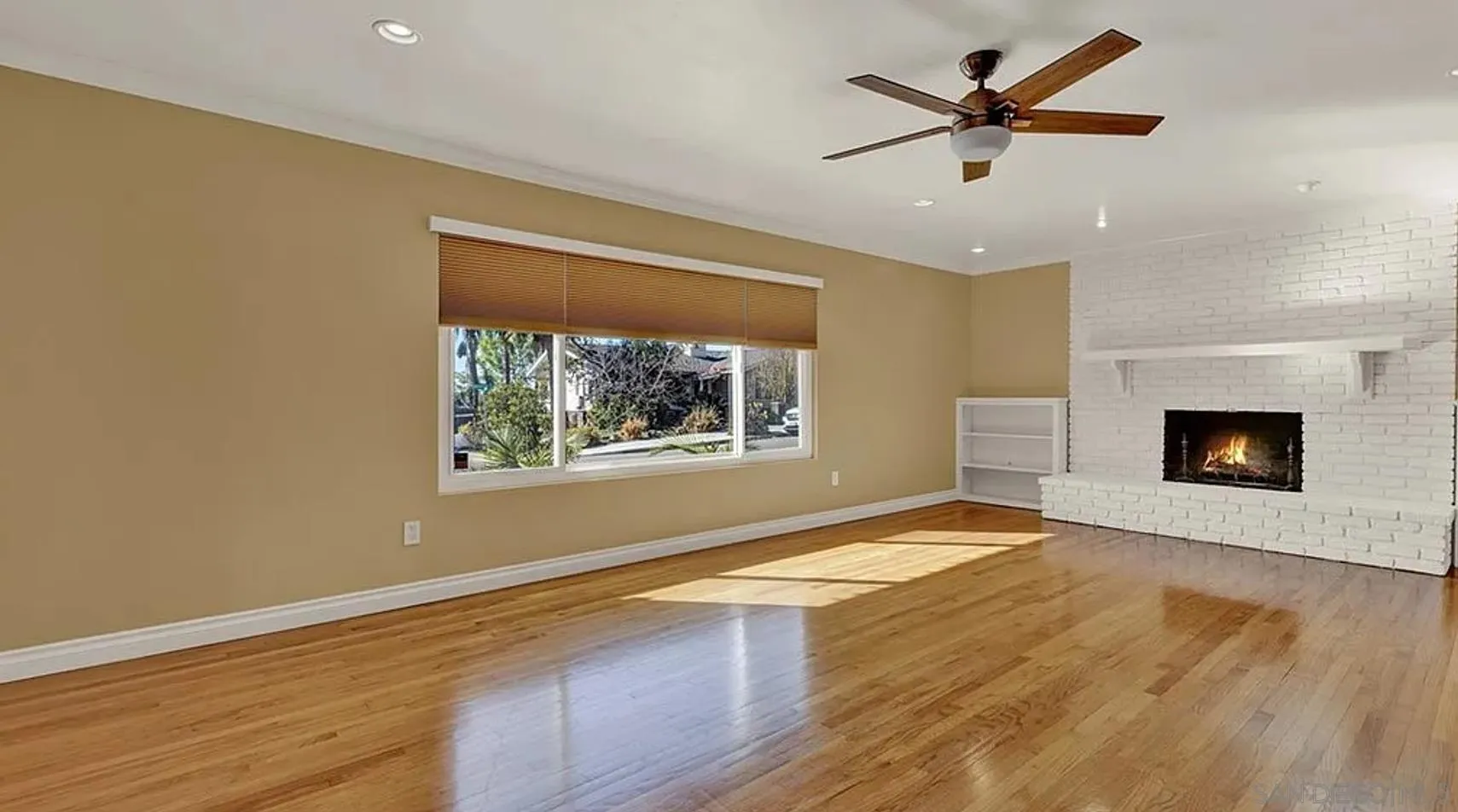 6570 Hillgrove
