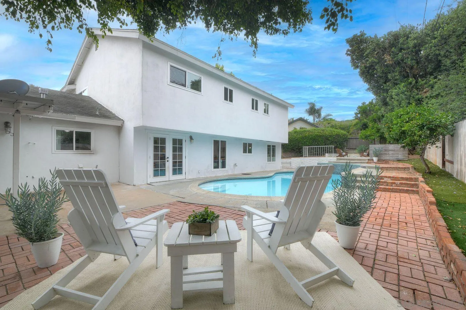 402 Parkwood