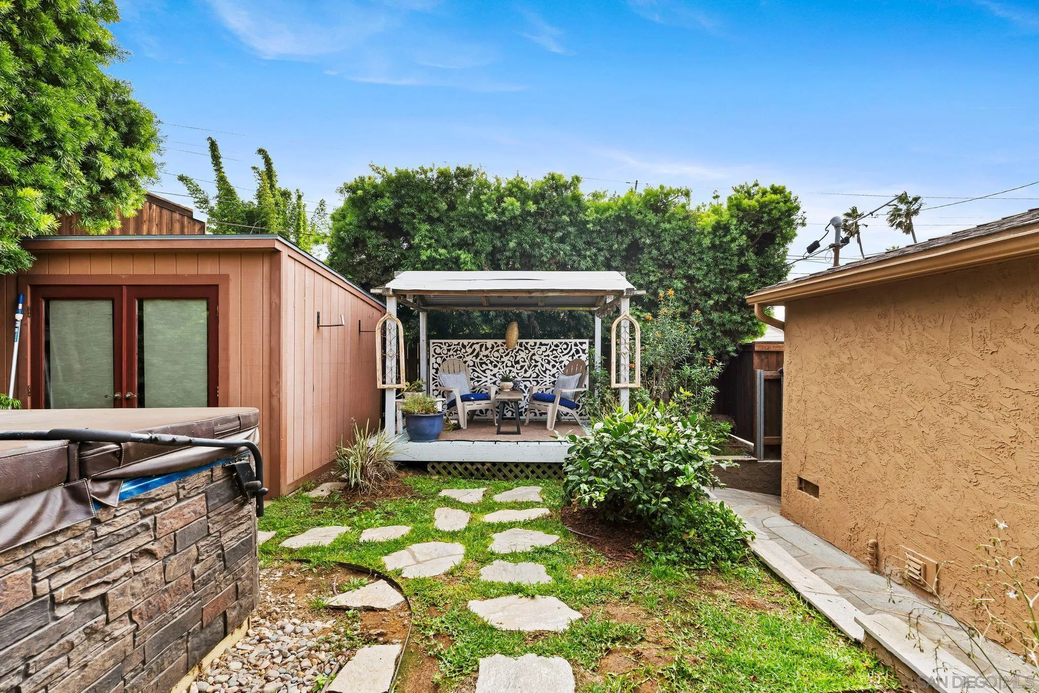 4377 Newport
