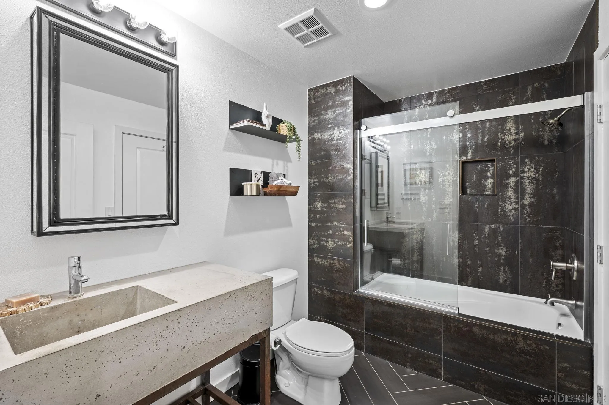 300 W W Beech St Unit 1808