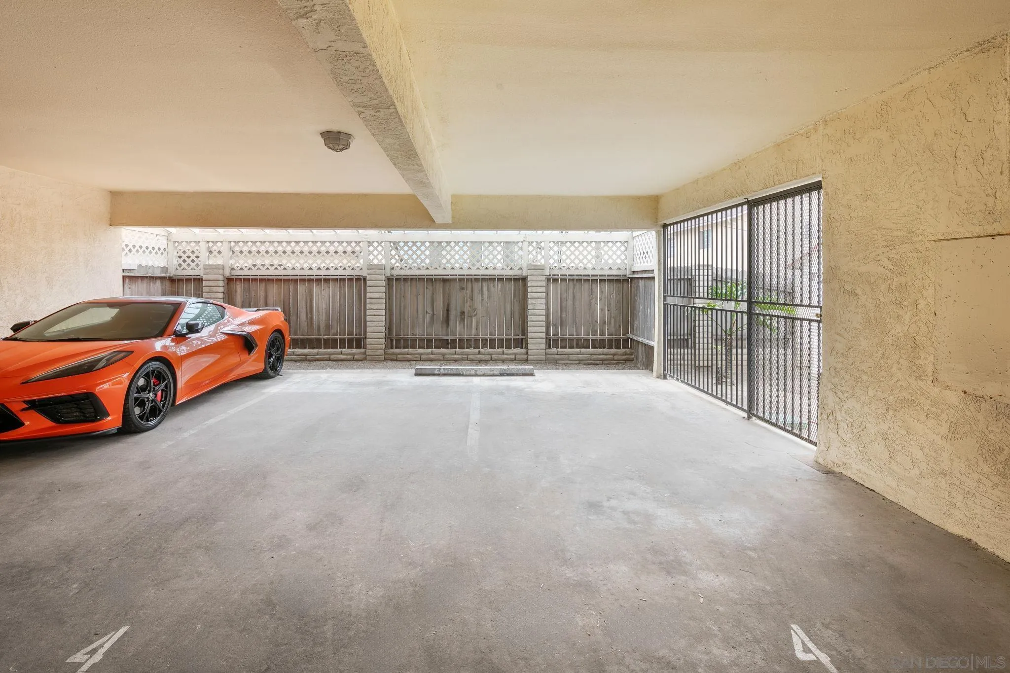 152 Evergreen Ave. Unit 4