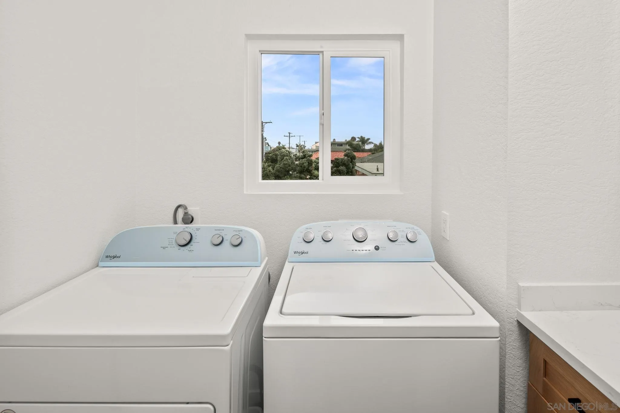 152 Evergreen Ave. Unit 4