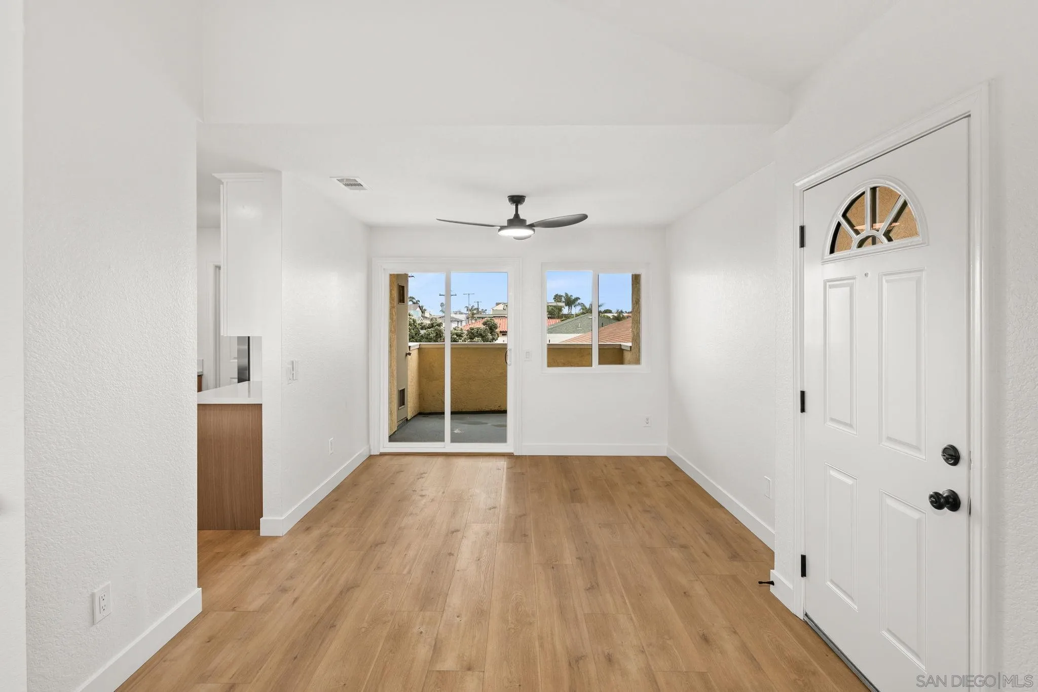 152 Evergreen Ave. Unit 4