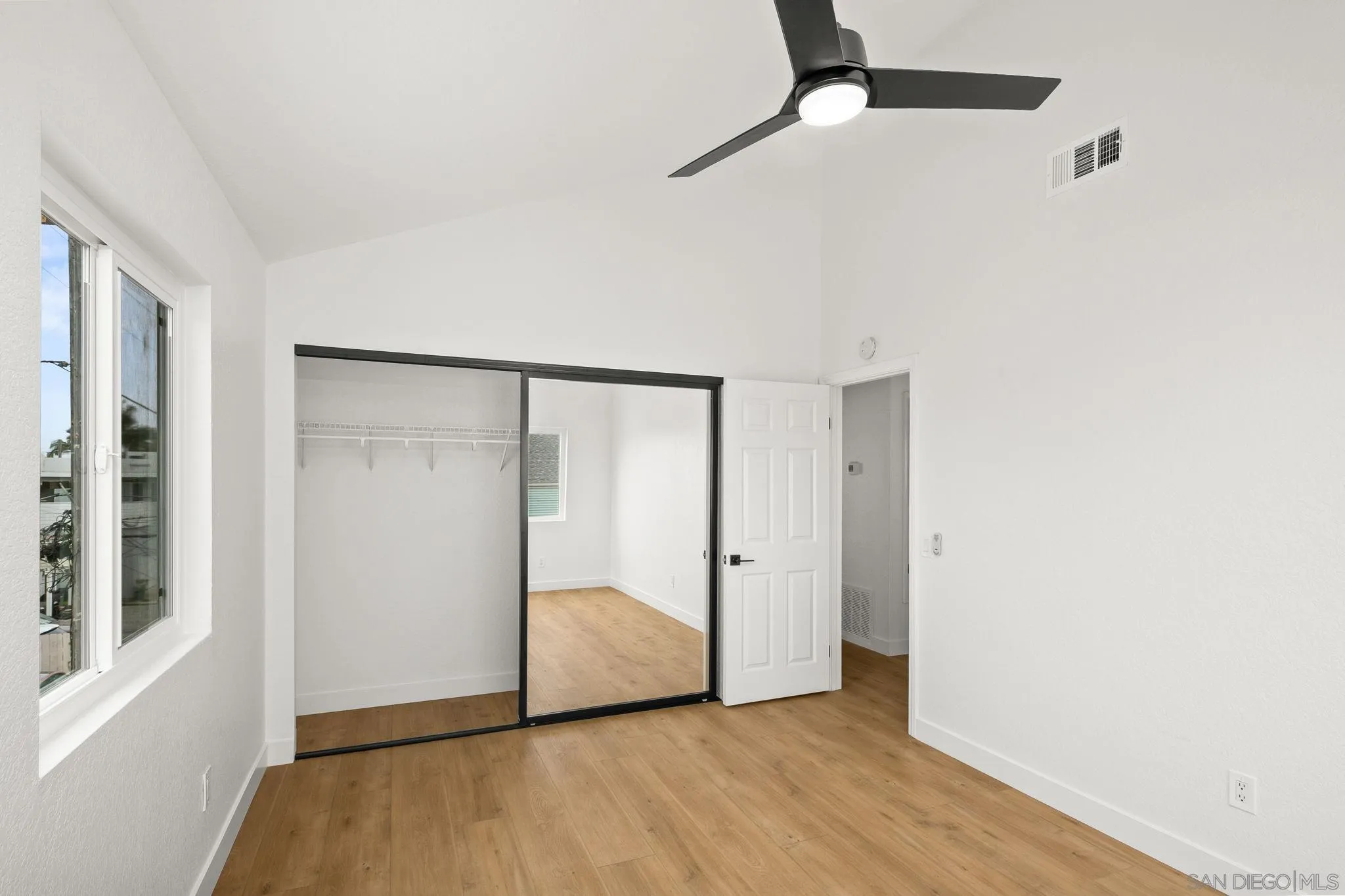 152 Evergreen Ave. Unit 4