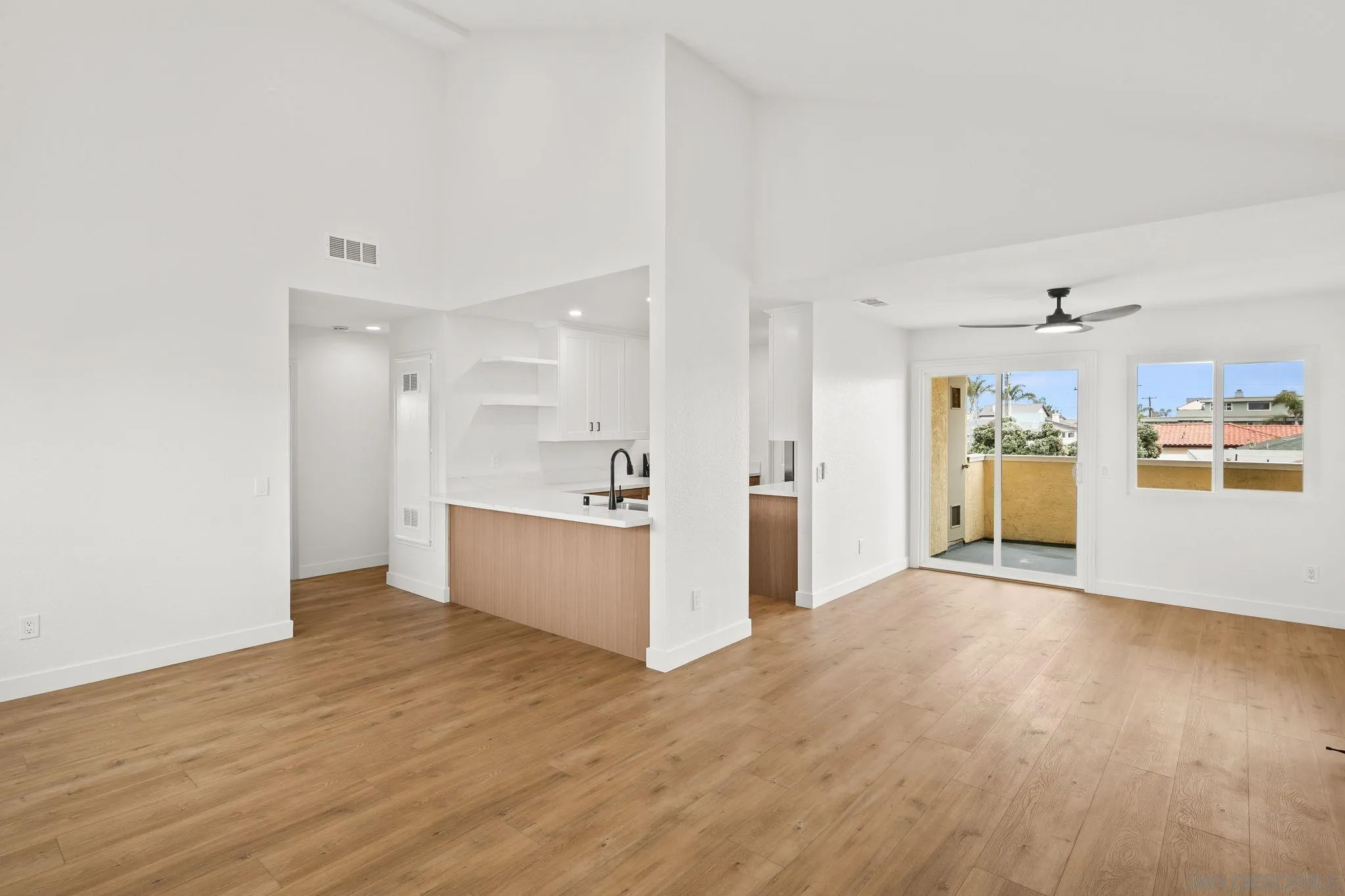 152 Evergreen Ave. Unit 4