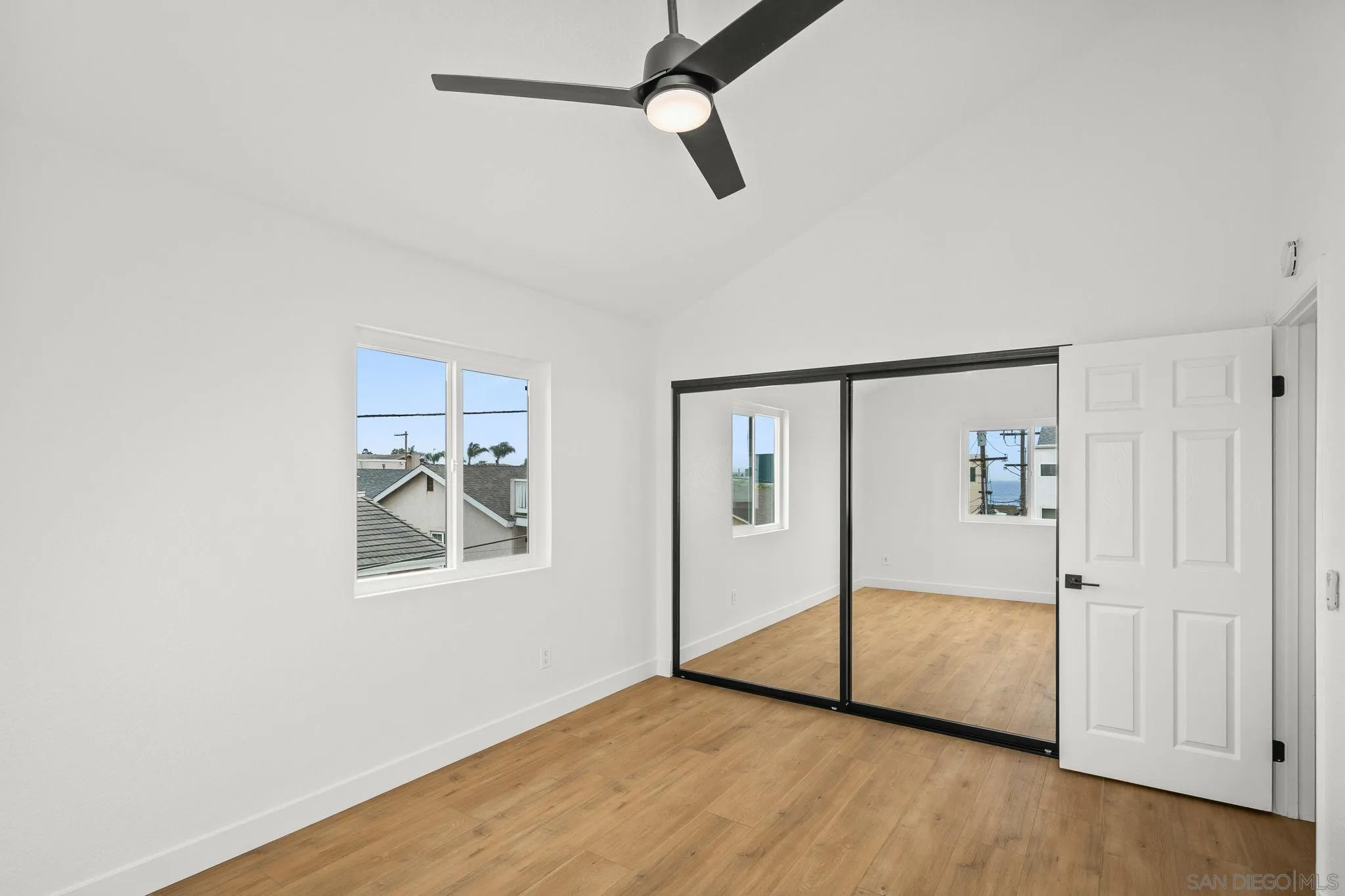 152 Evergreen Ave. Unit 4