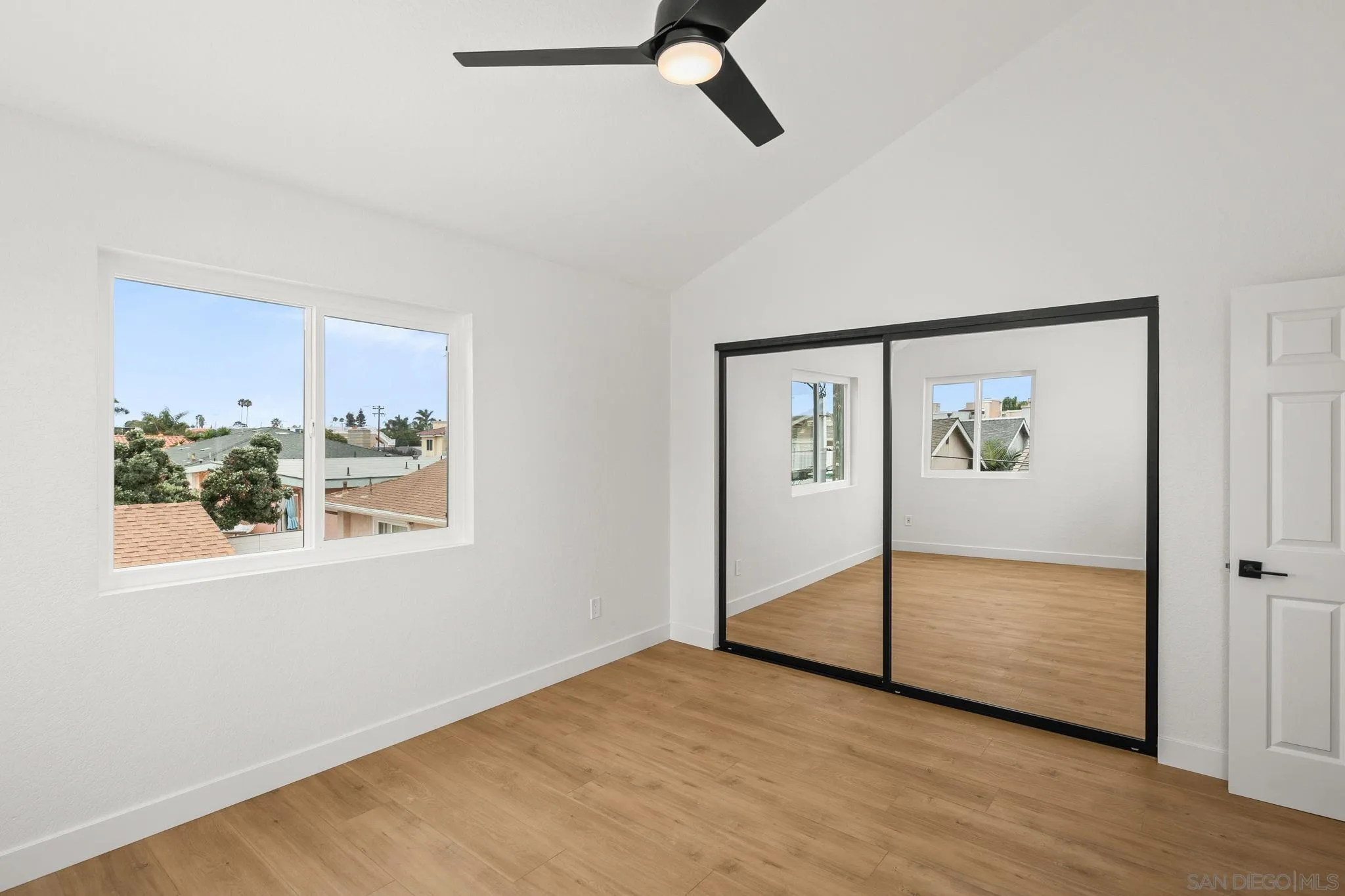 152 Evergreen Ave. Unit 4