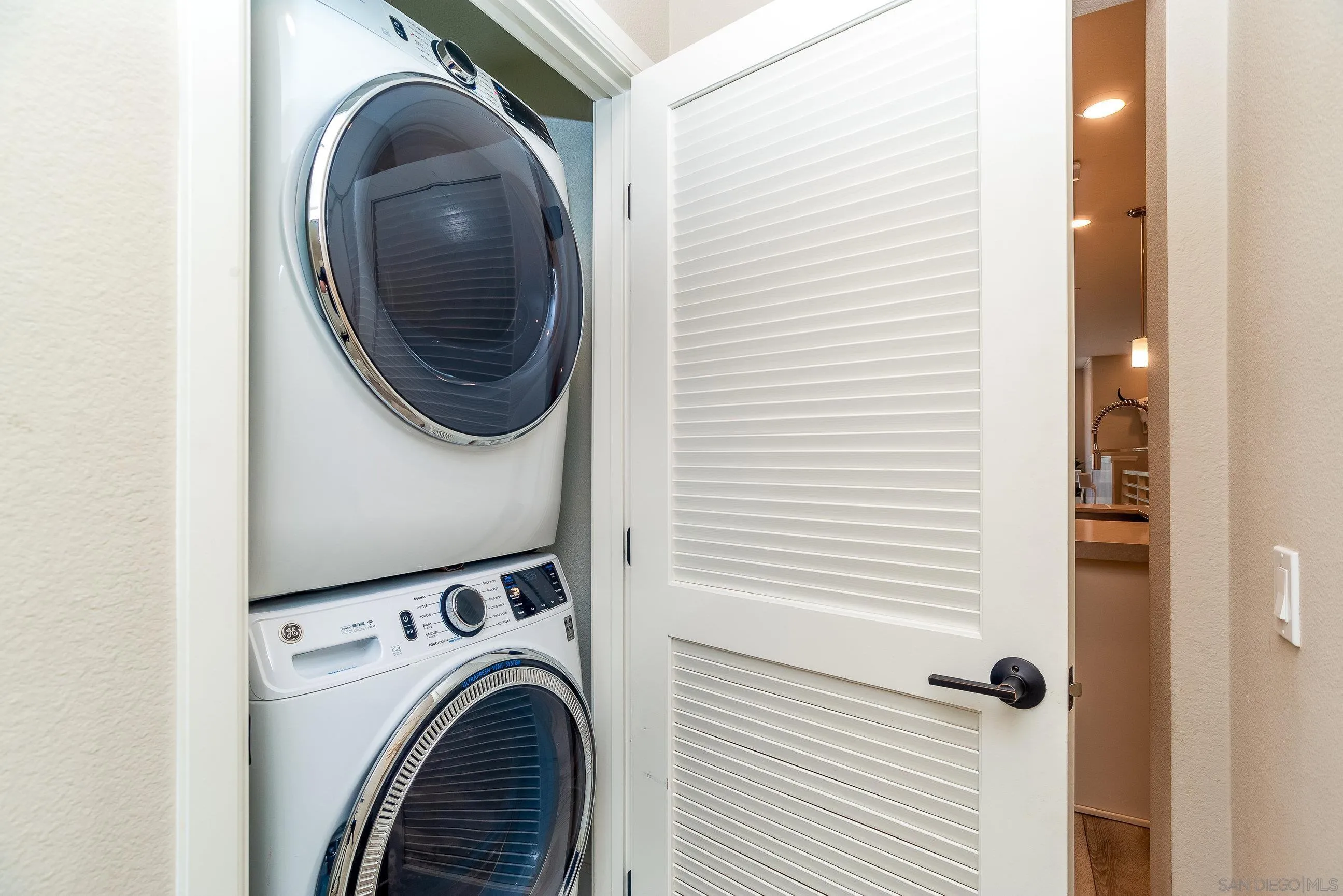 807 Santa Barbara Pl