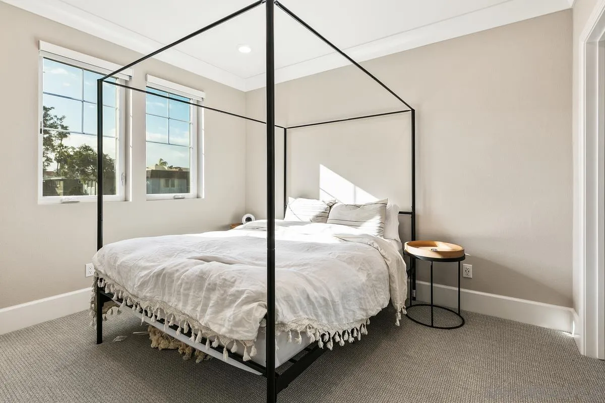 807 Santa Barbara Pl