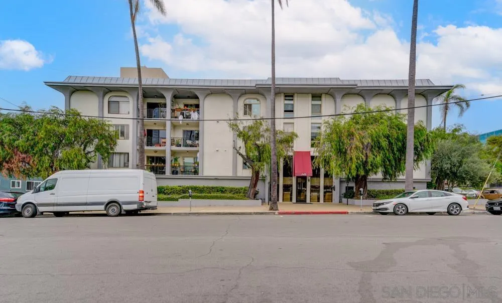 140 Walnut Ave. Unit 2d