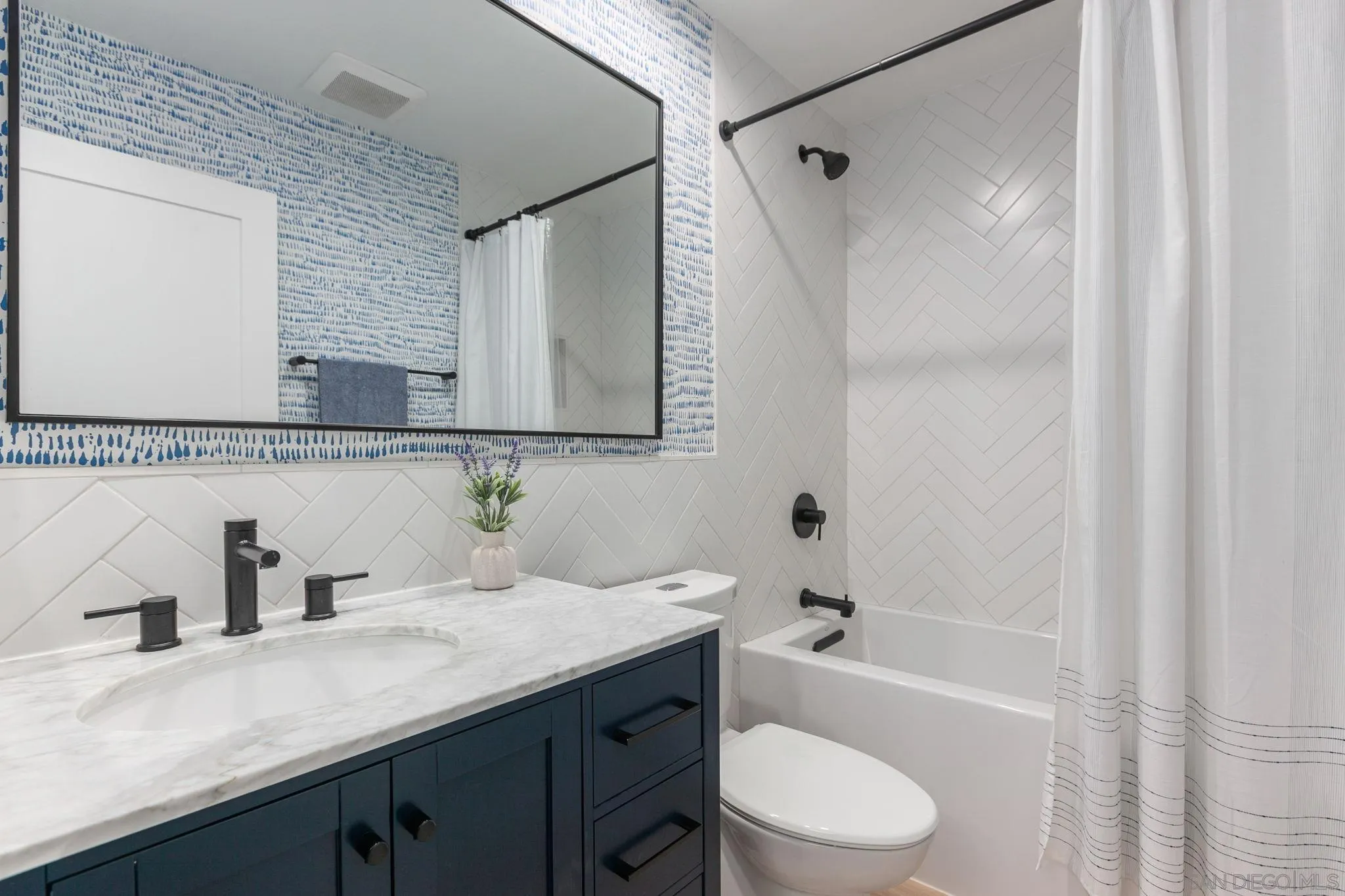 2140 Orinda Dr Unit E