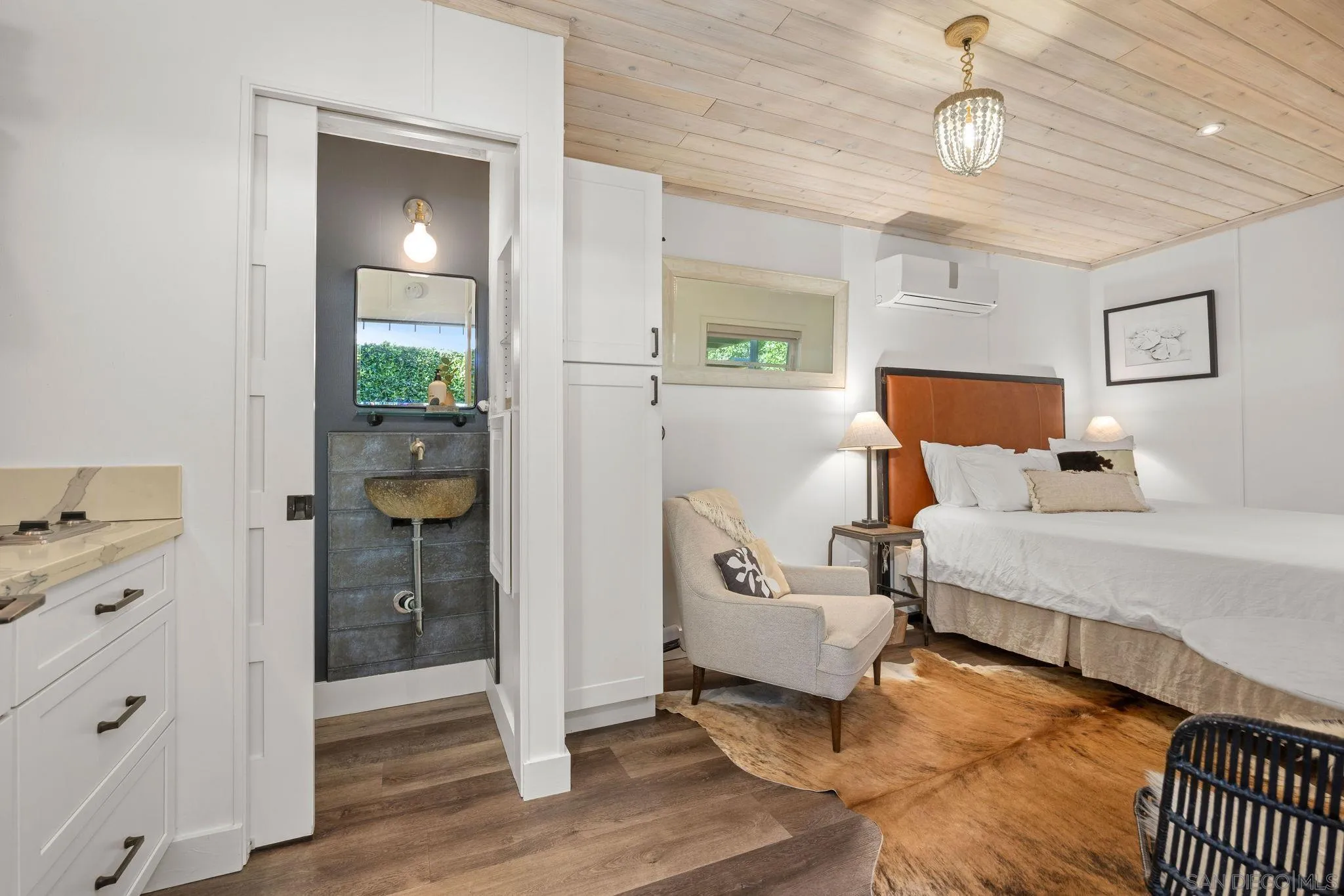 554 & 556 Stratford Dr