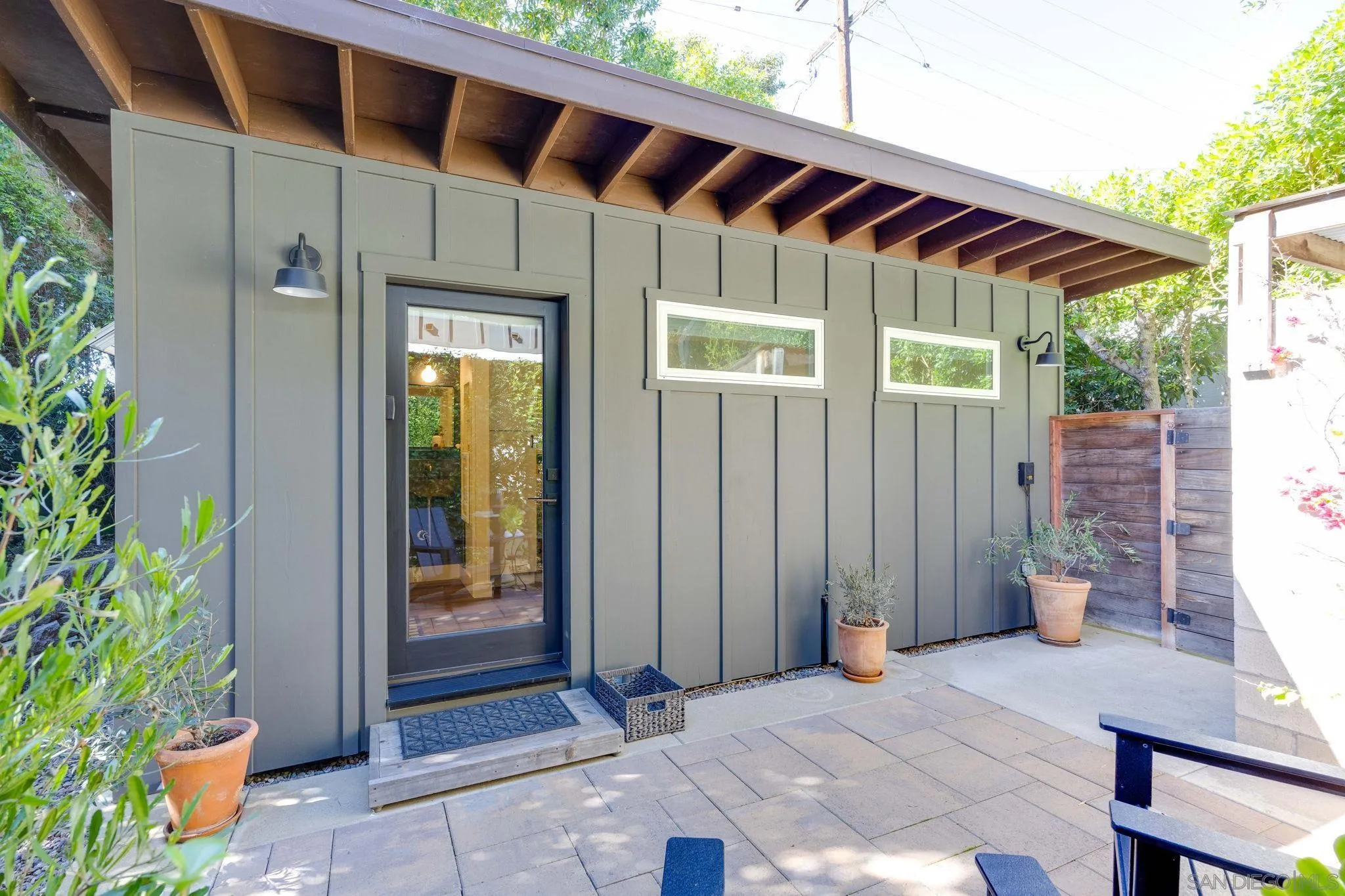 554 & 556 Stratford Dr