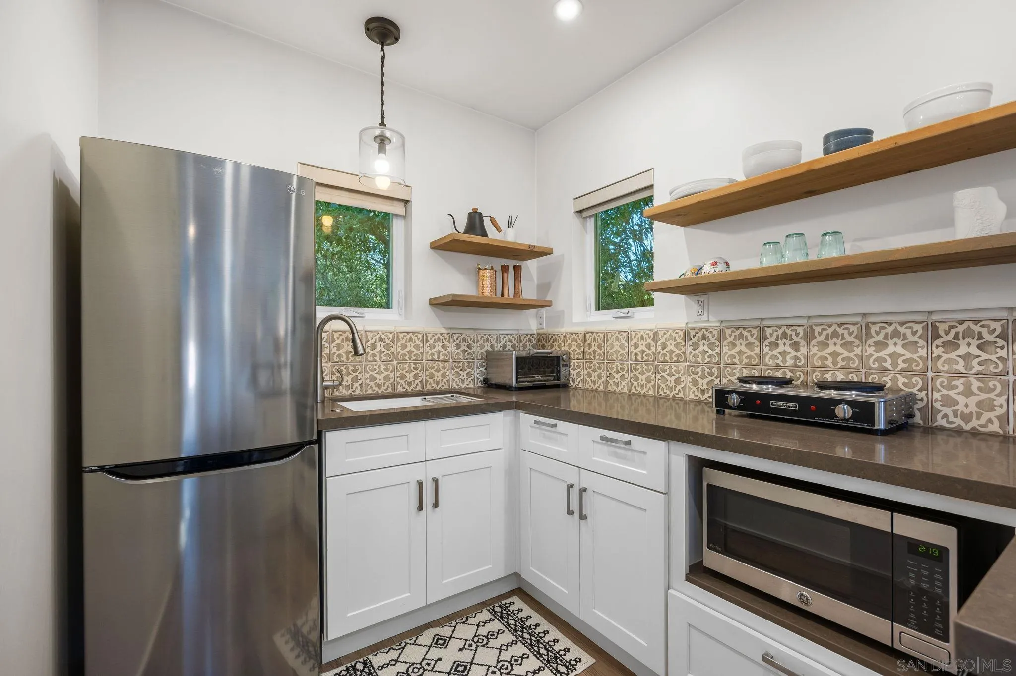 554 & 556 Stratford Dr