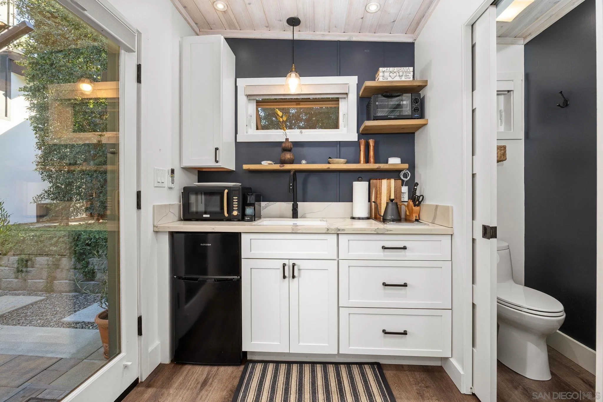 554 & 556 Stratford Dr