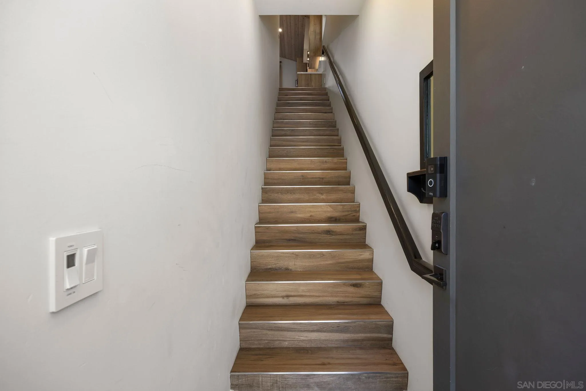 554 & 556 Stratford Dr