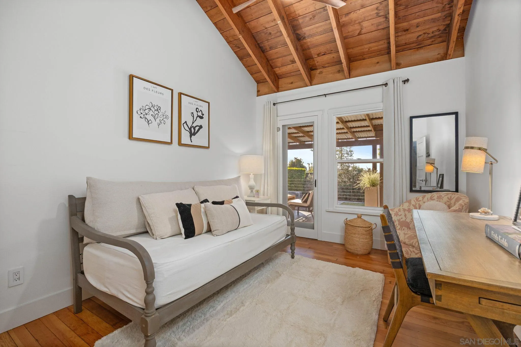 554 & 556 Stratford Dr