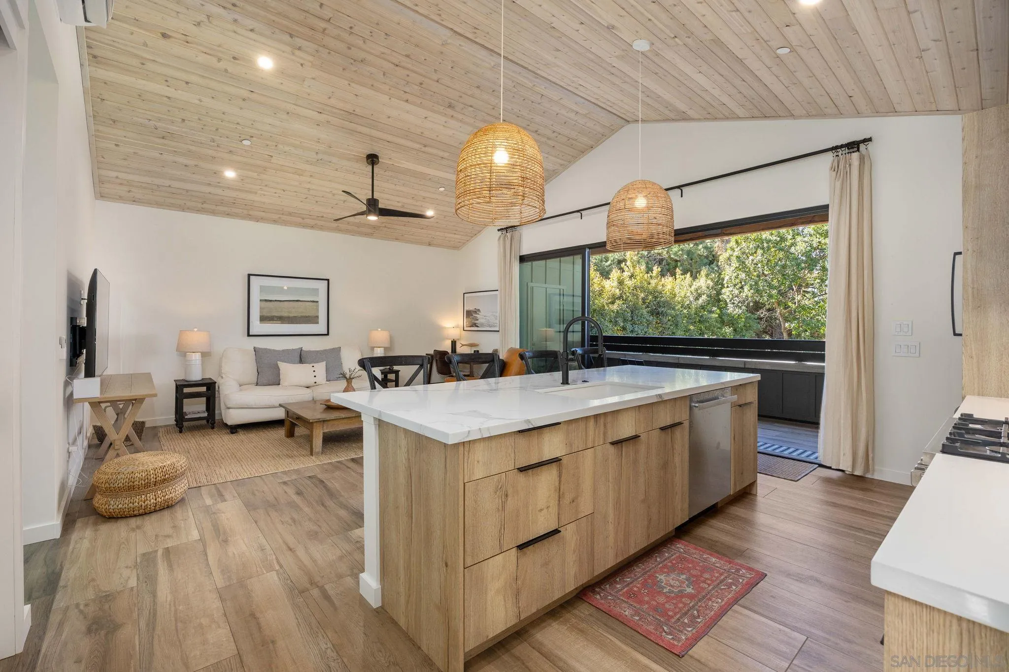 554 & 556 Stratford Dr