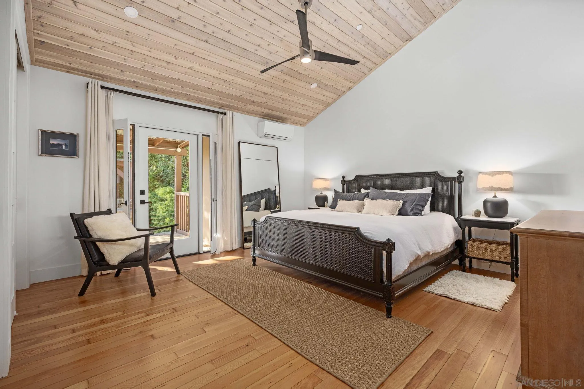 554 & 556 Stratford Dr