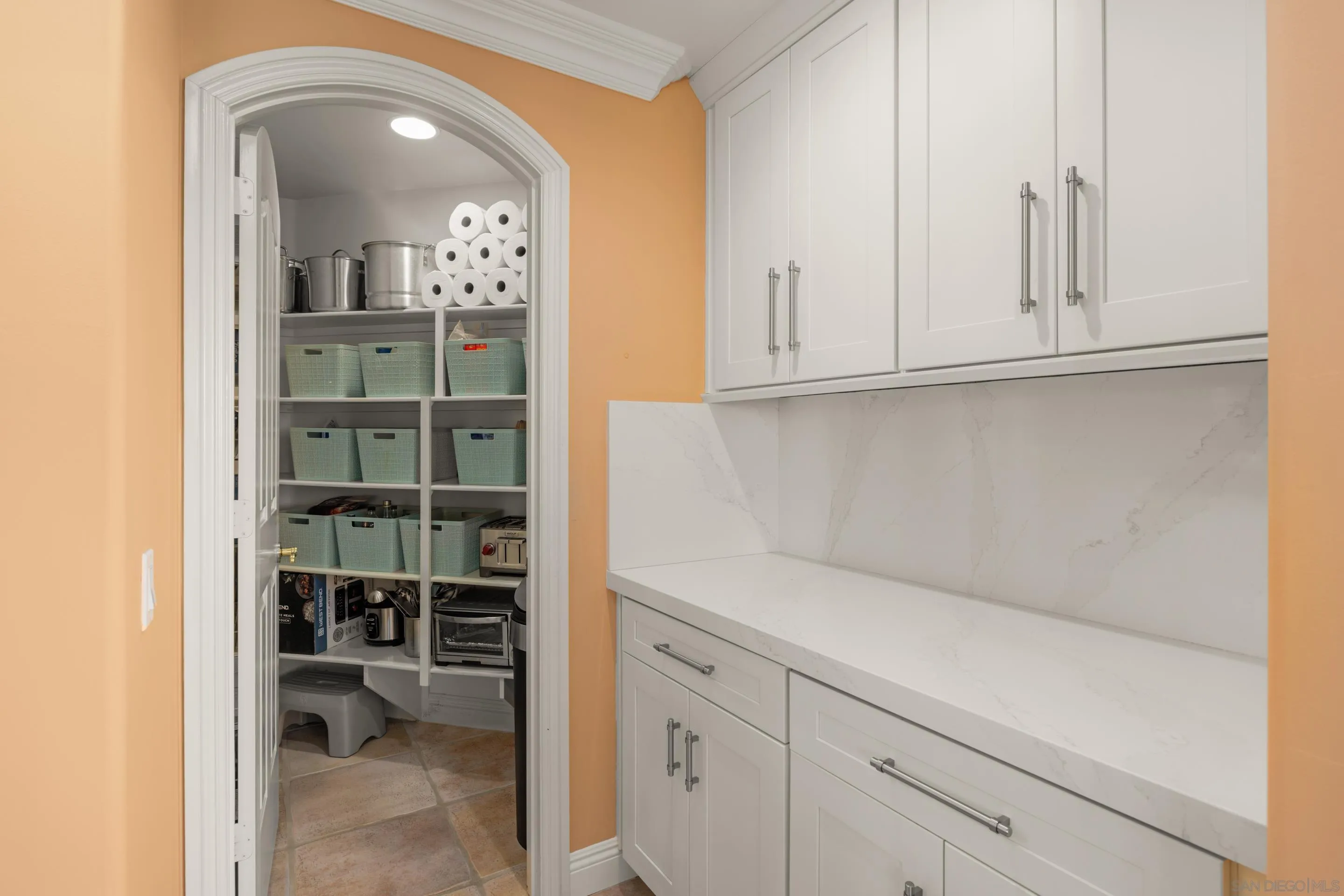 29166 Meadow Glen Way West