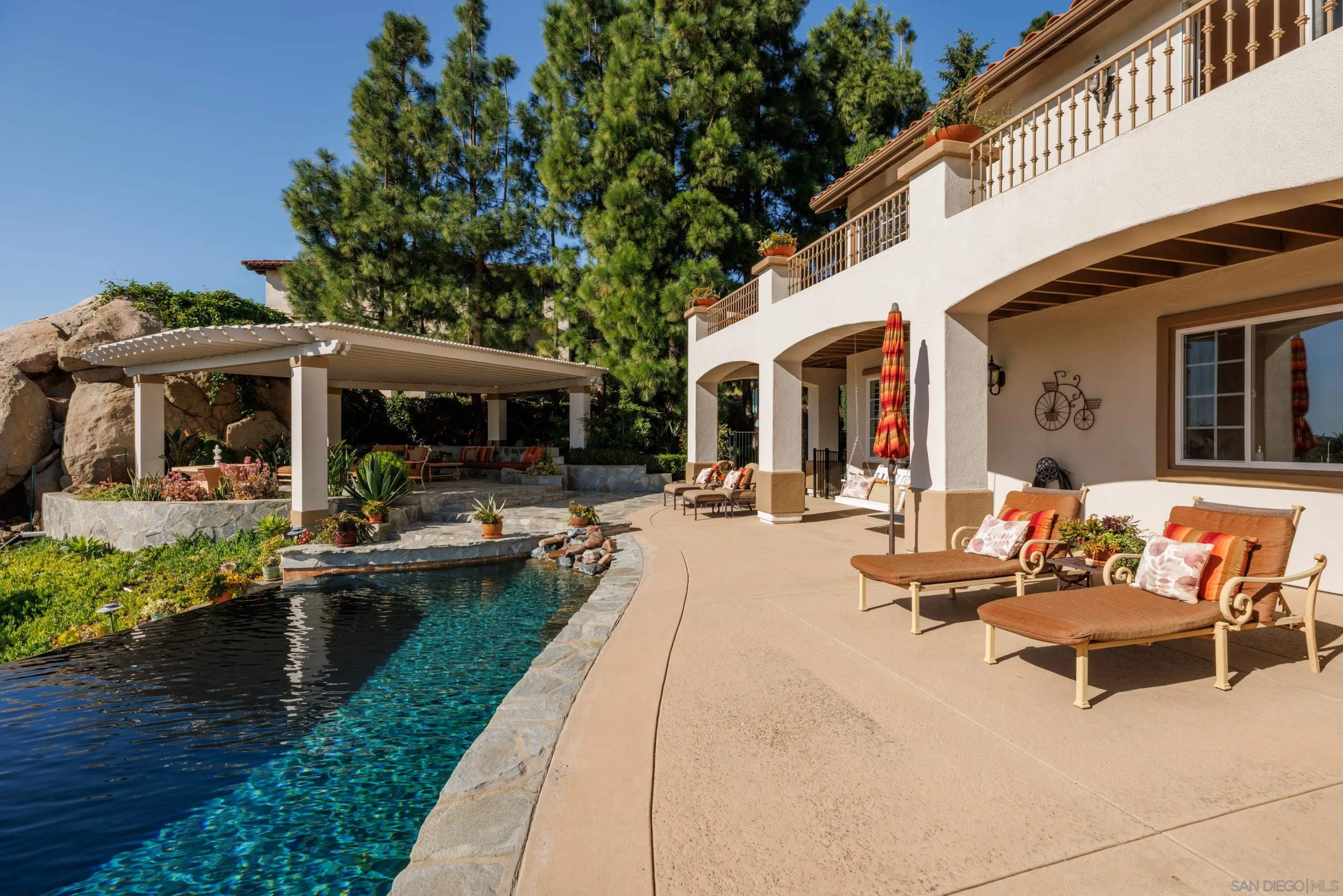 29166 Meadow Glen Way West