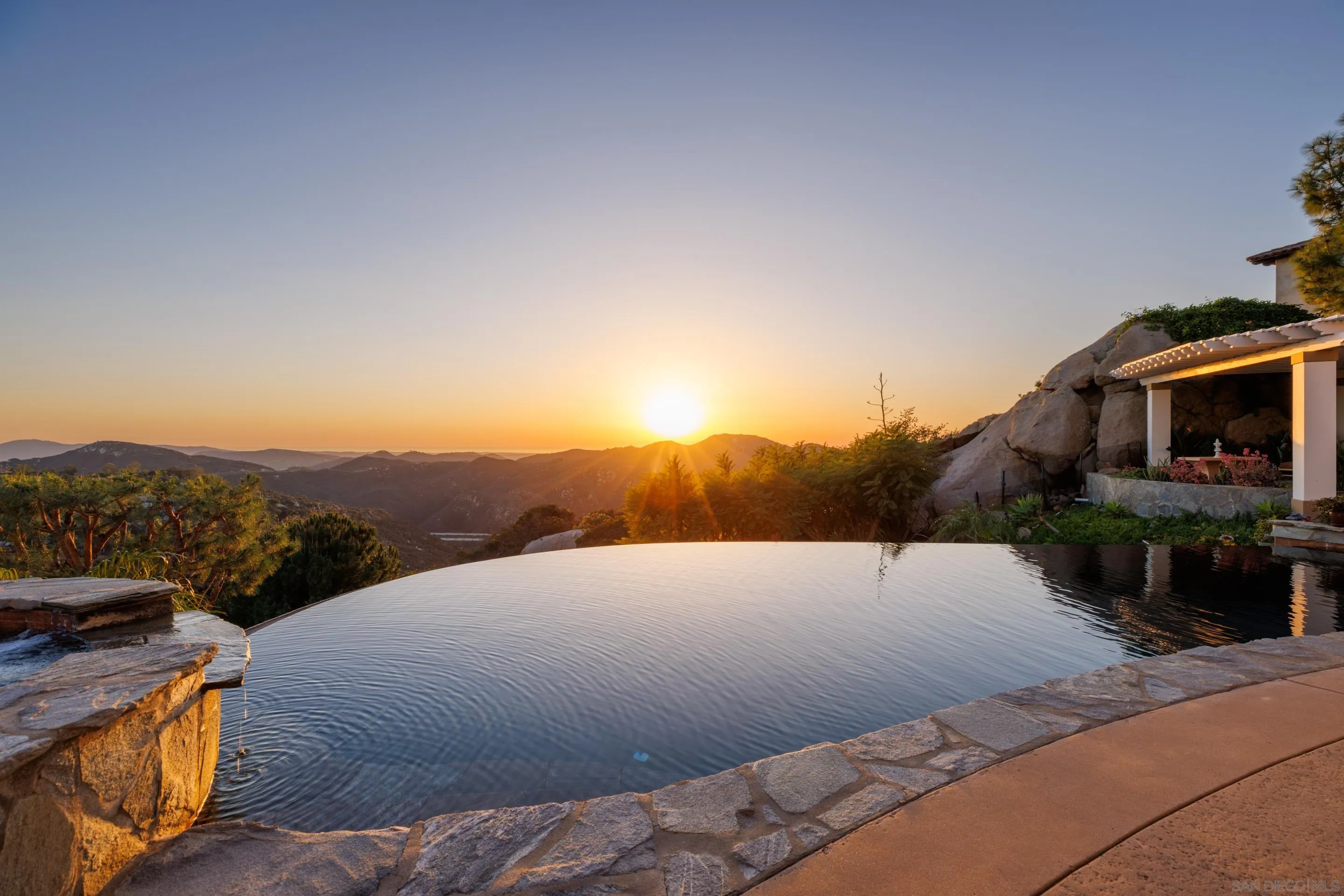 29166 Meadow Glen Way West