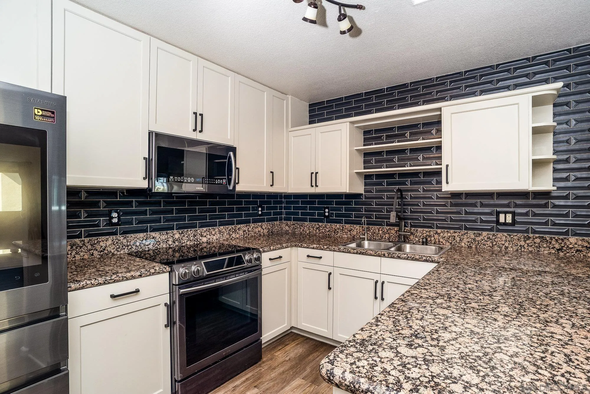 1548 Thomas Ave Unit 6