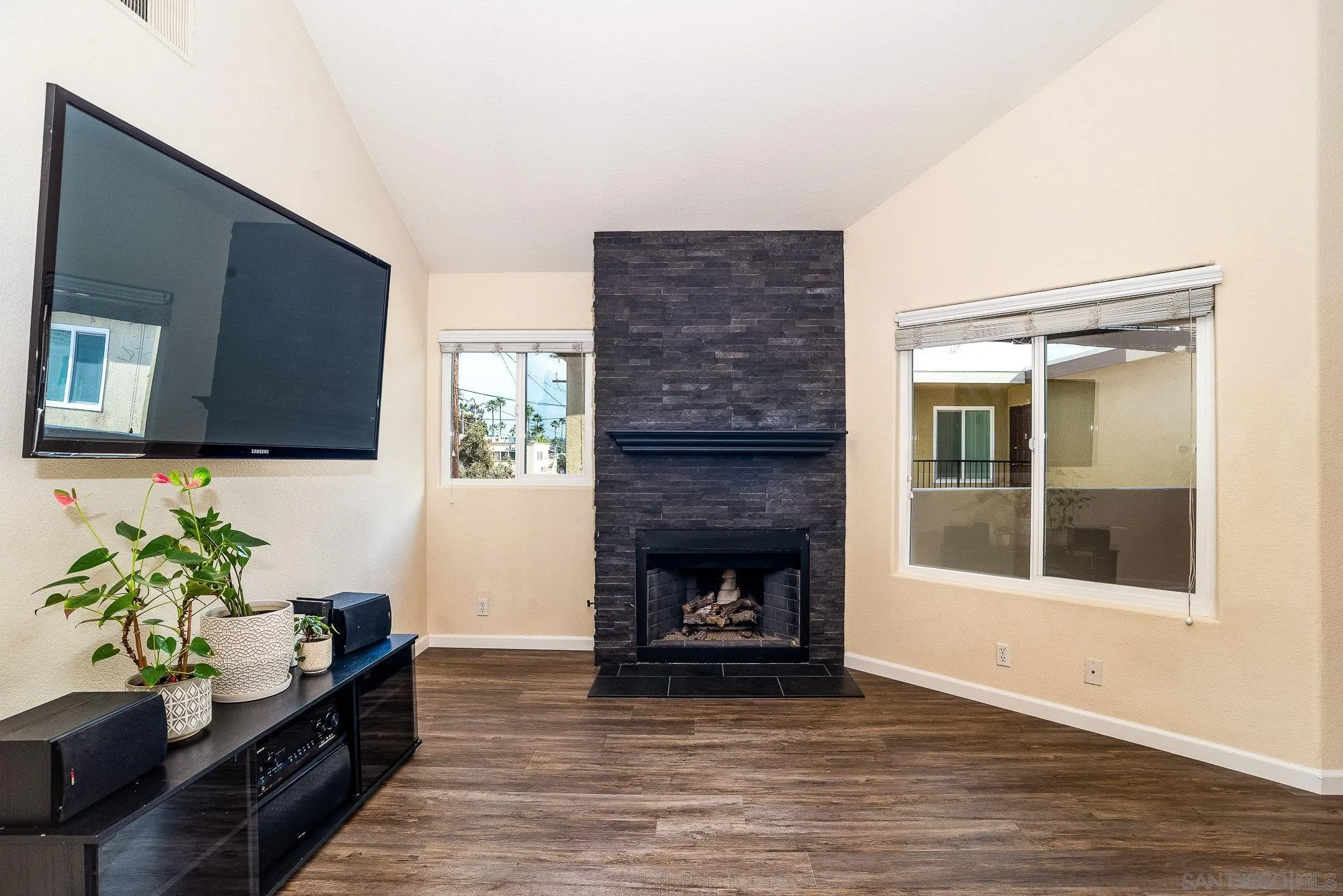 1548 Thomas Ave Unit 6