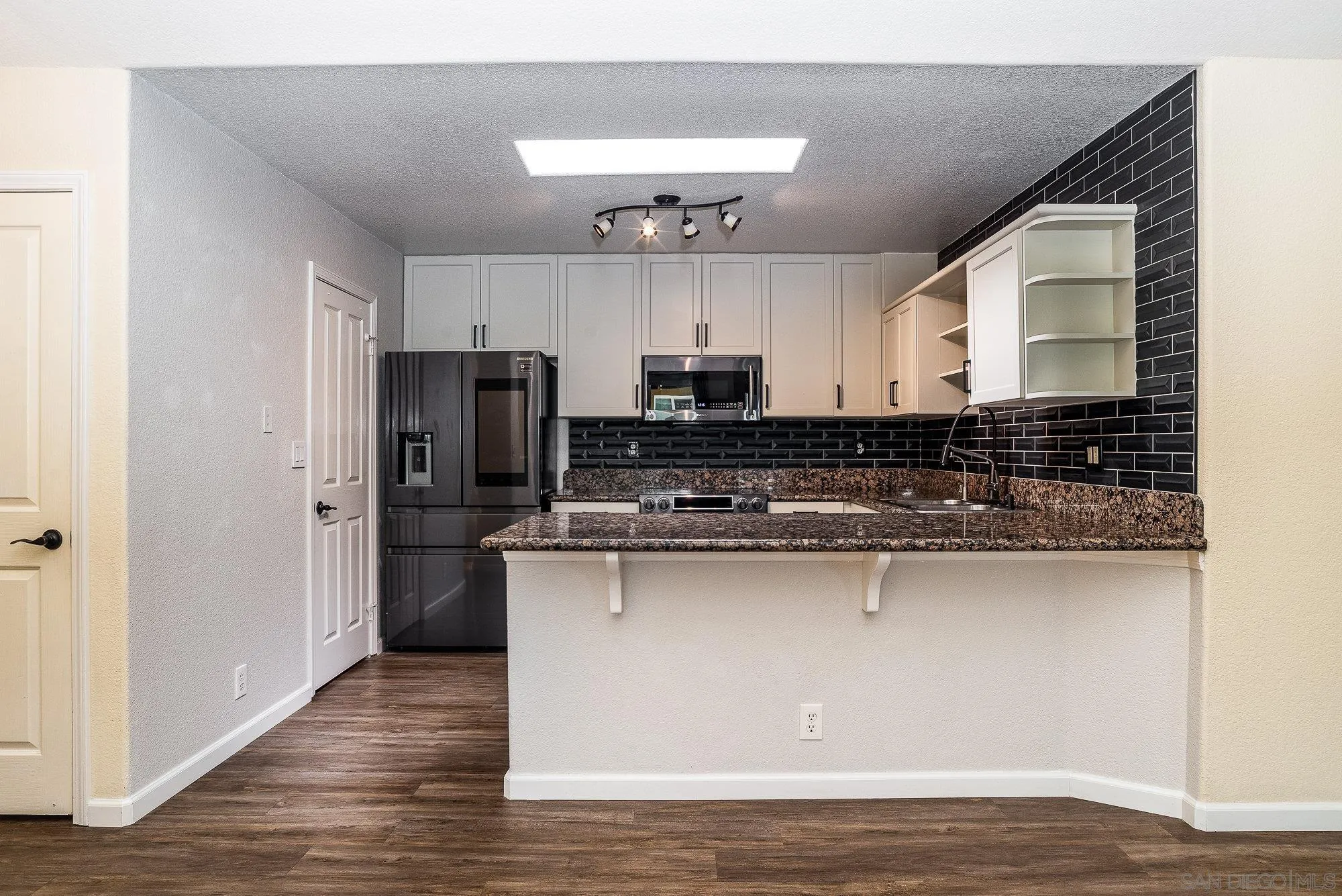 1548 Thomas Ave Unit 6