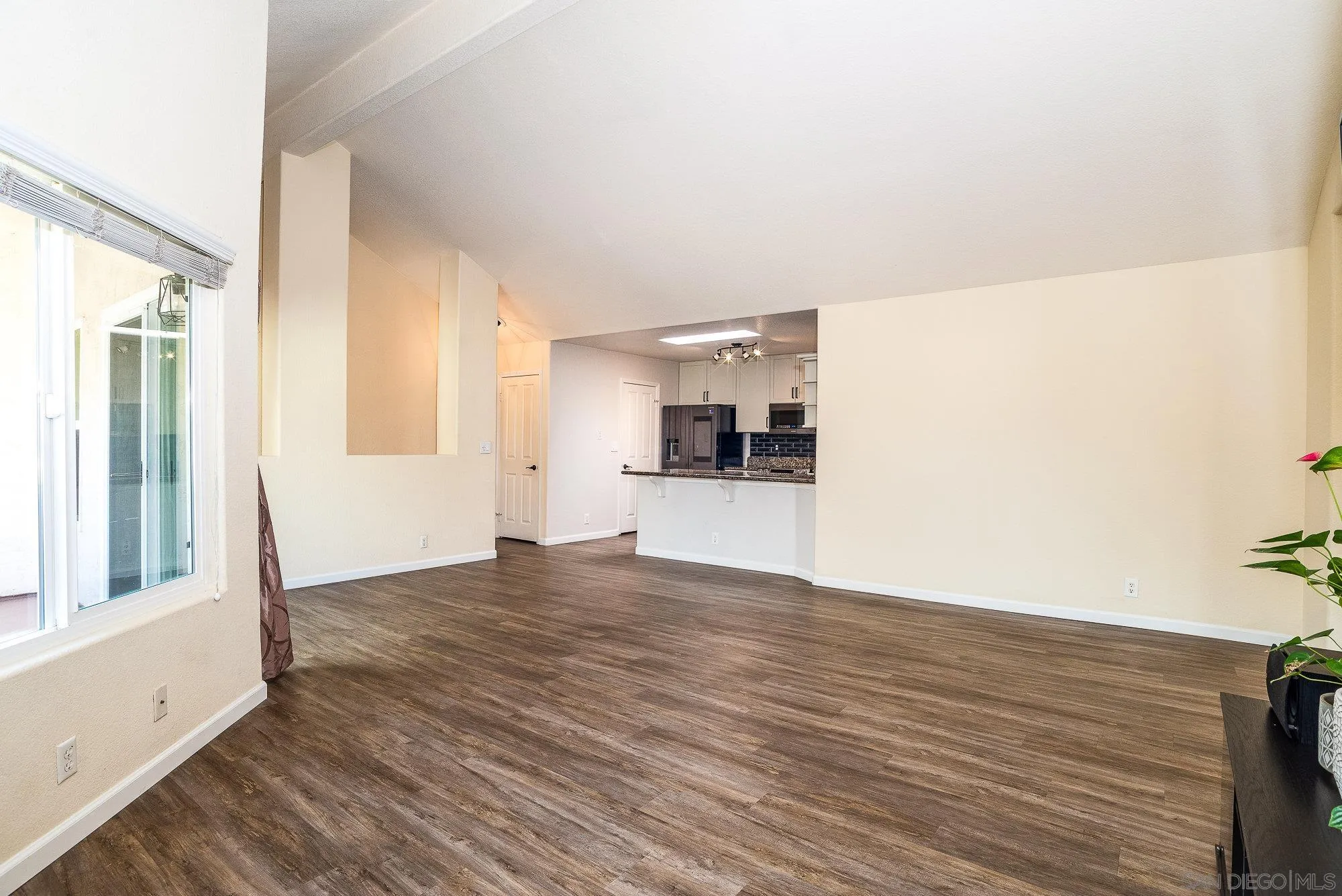 1548 Thomas Ave Unit 6