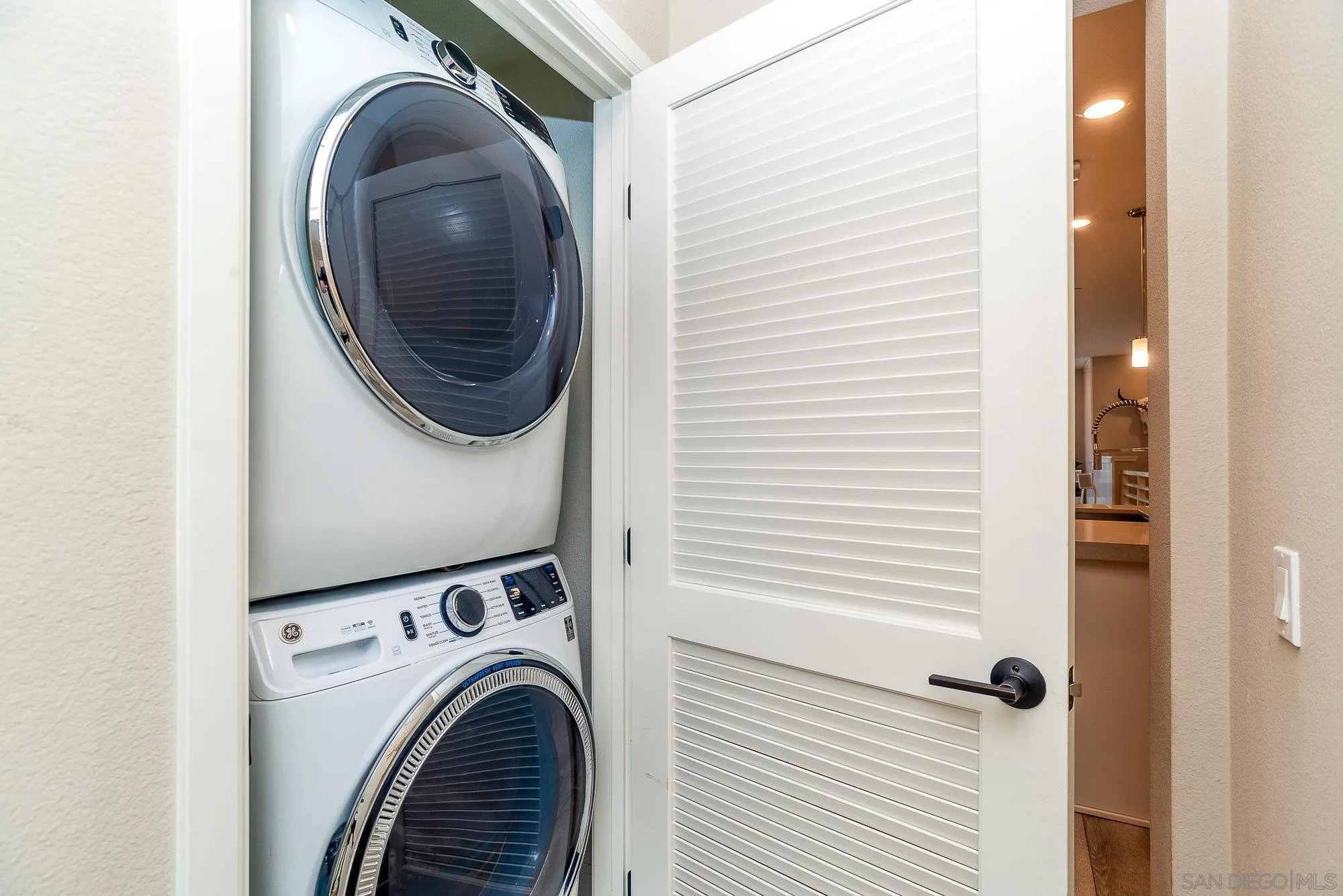 807 Santa Barbara Pl