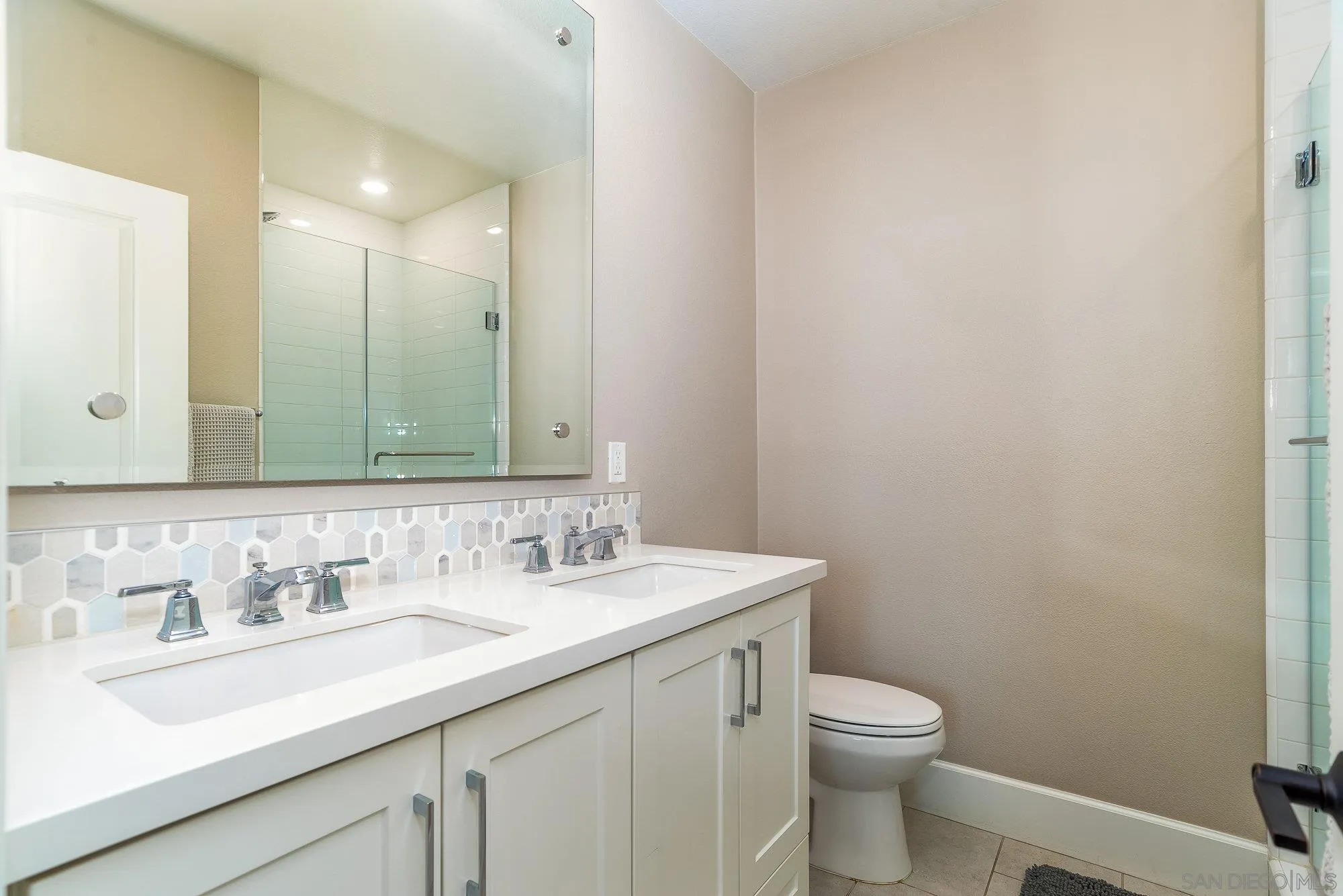 807 Santa Barbara Pl