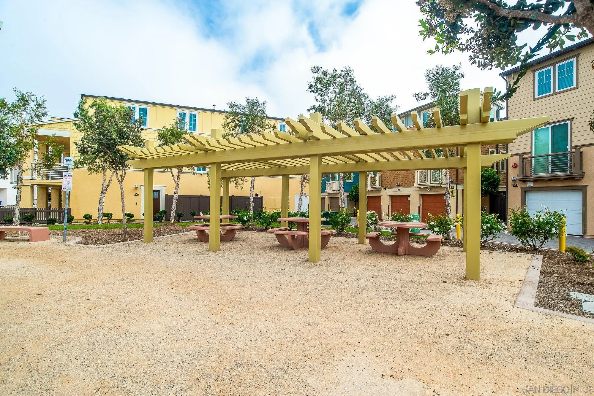 807 Santa Barbara Pl