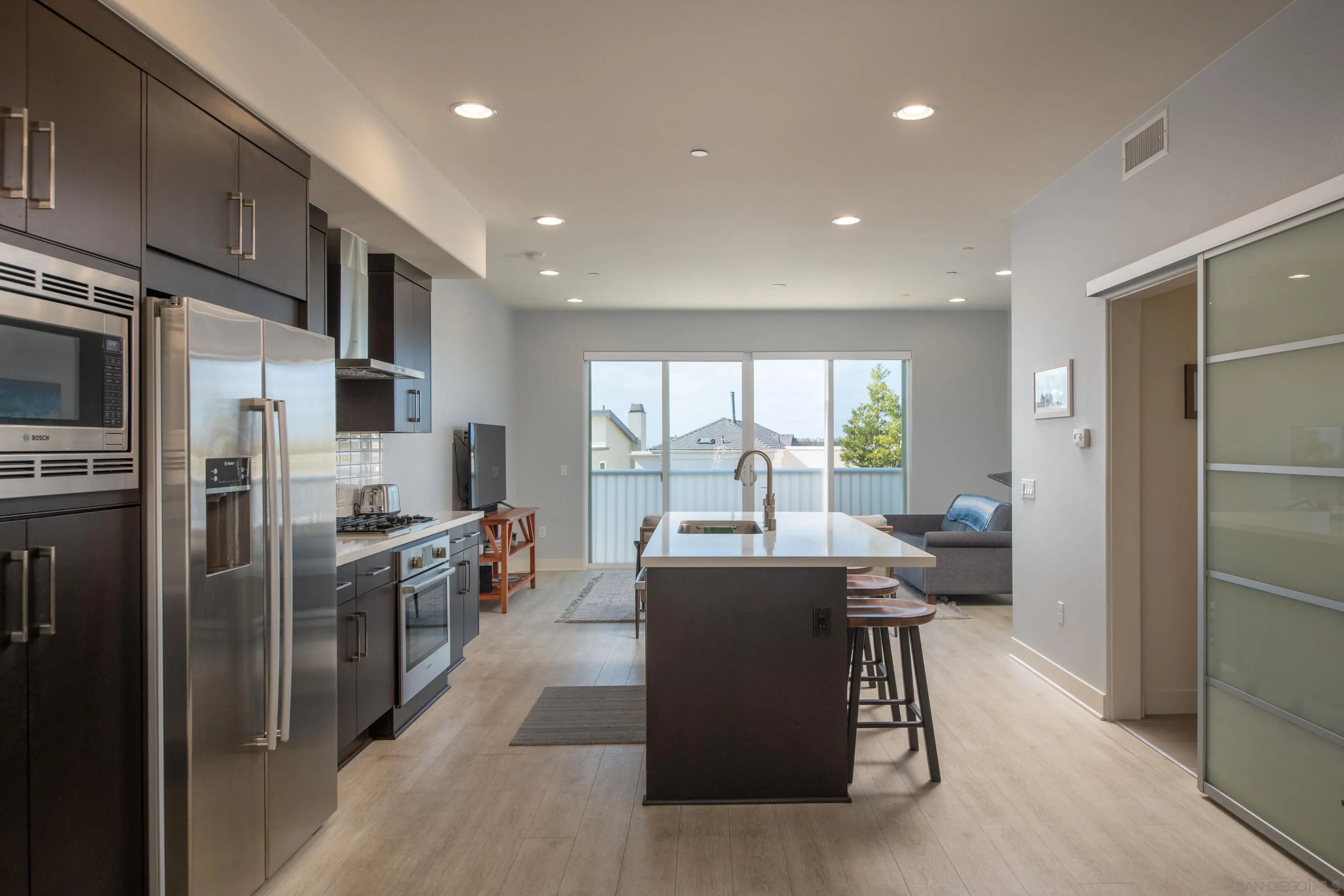 5702 La Jolla Blvd Unit: 209