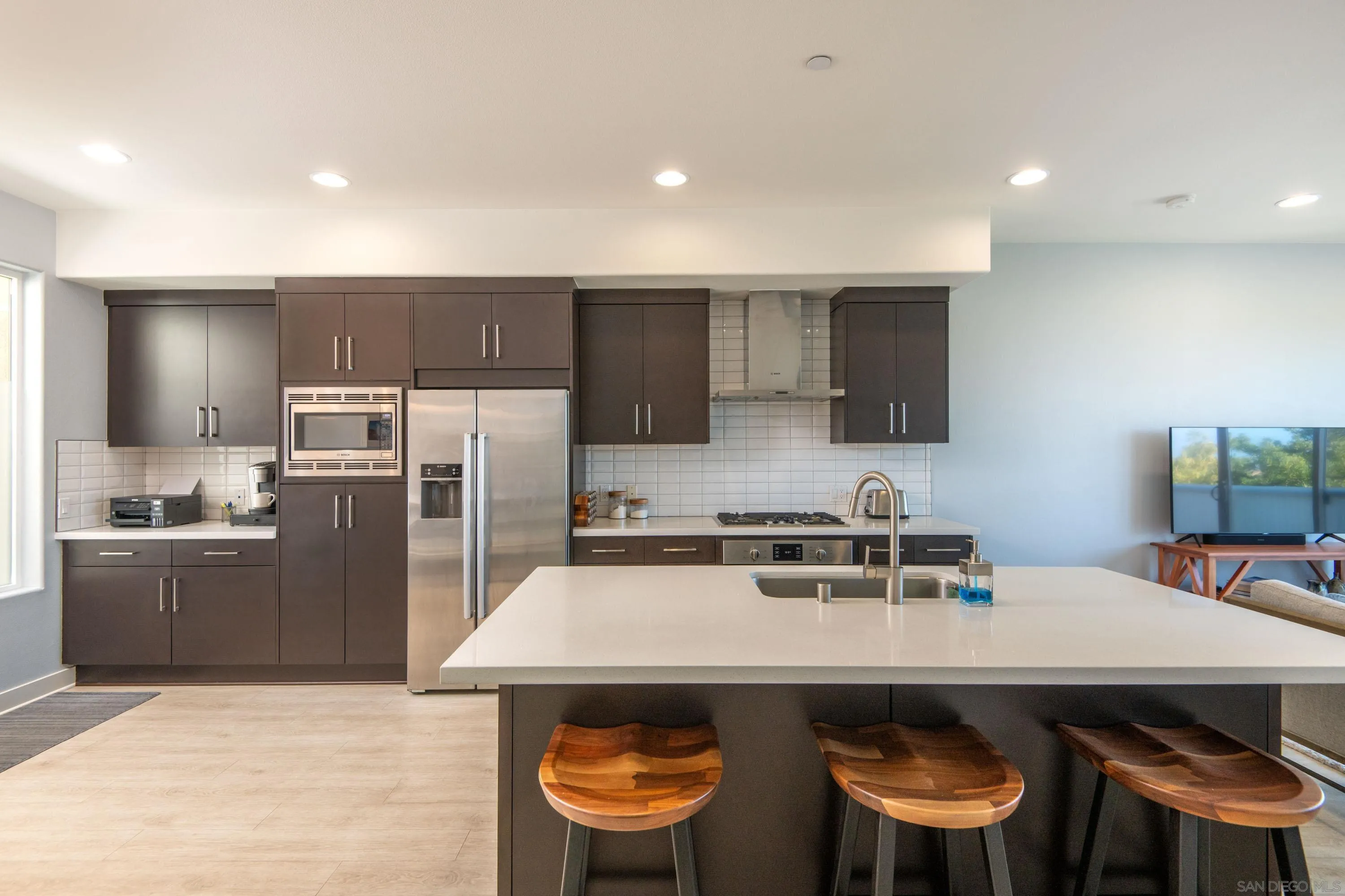 5702 La Jolla Blvd Unit: 209