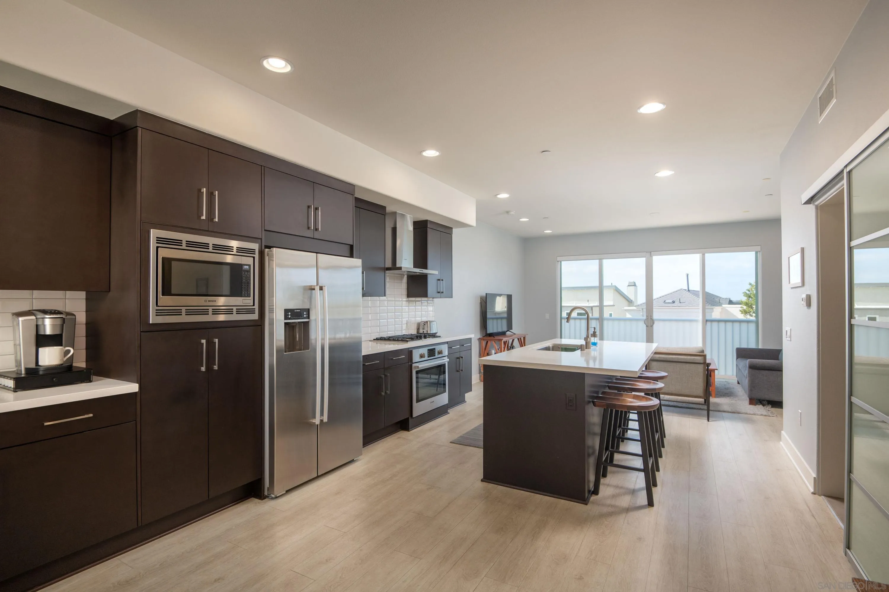 5702 La Jolla Blvd Unit: 209