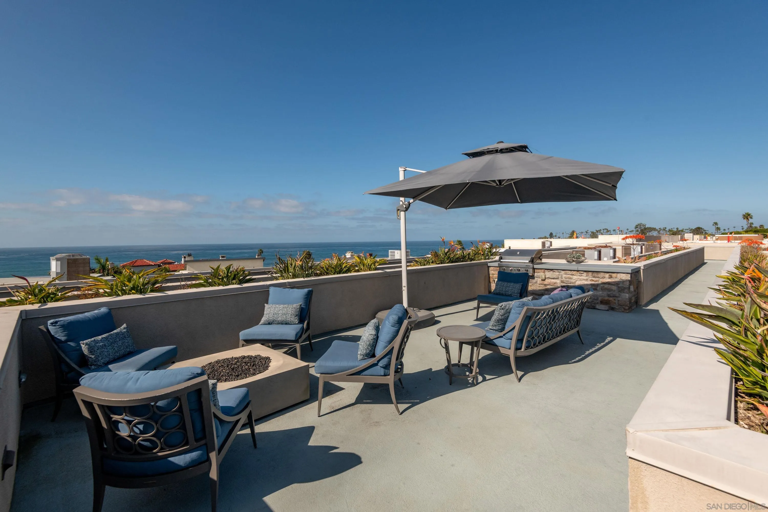 5702 La Jolla Blvd Unit: 209