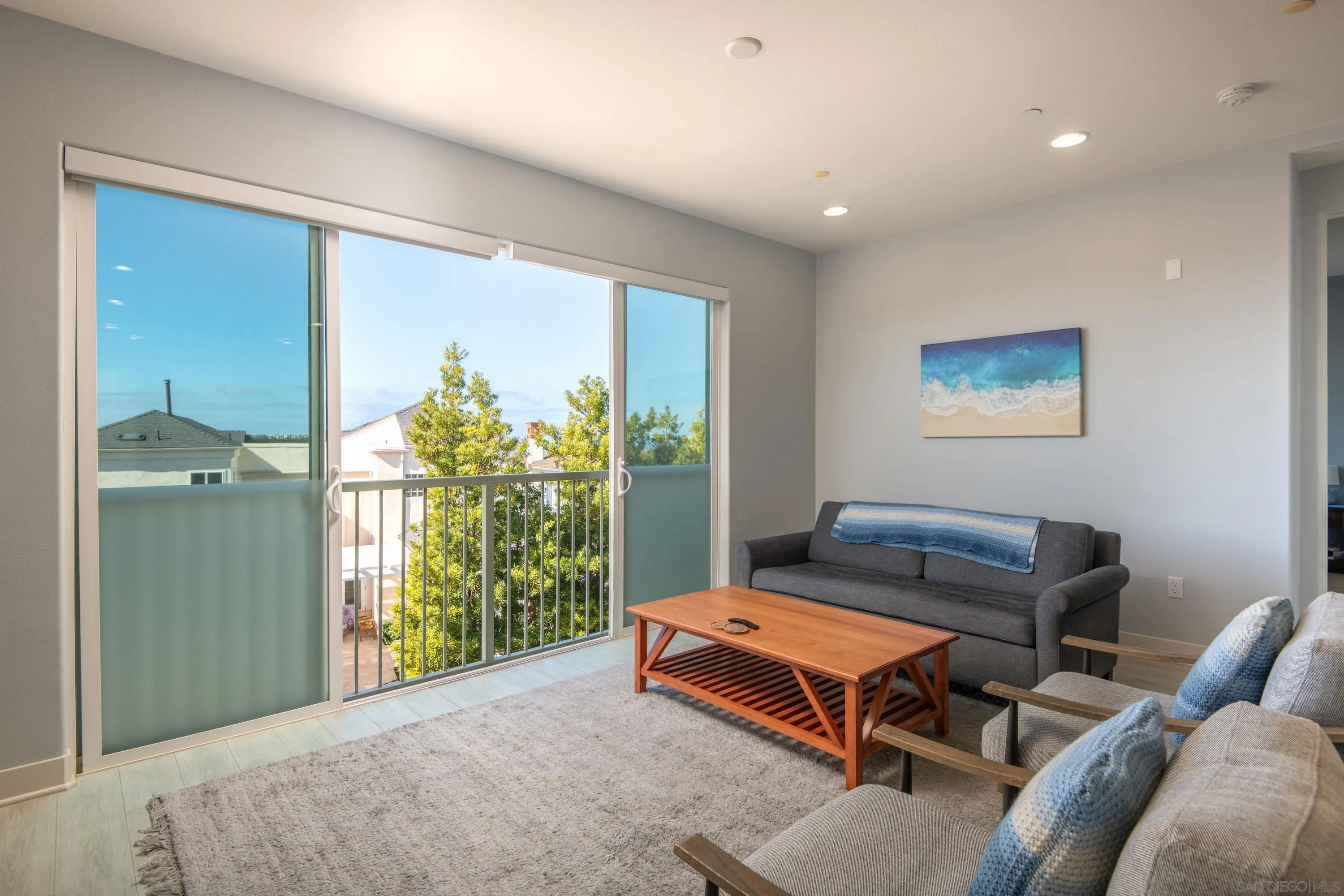 5702 La Jolla Blvd Unit: 209