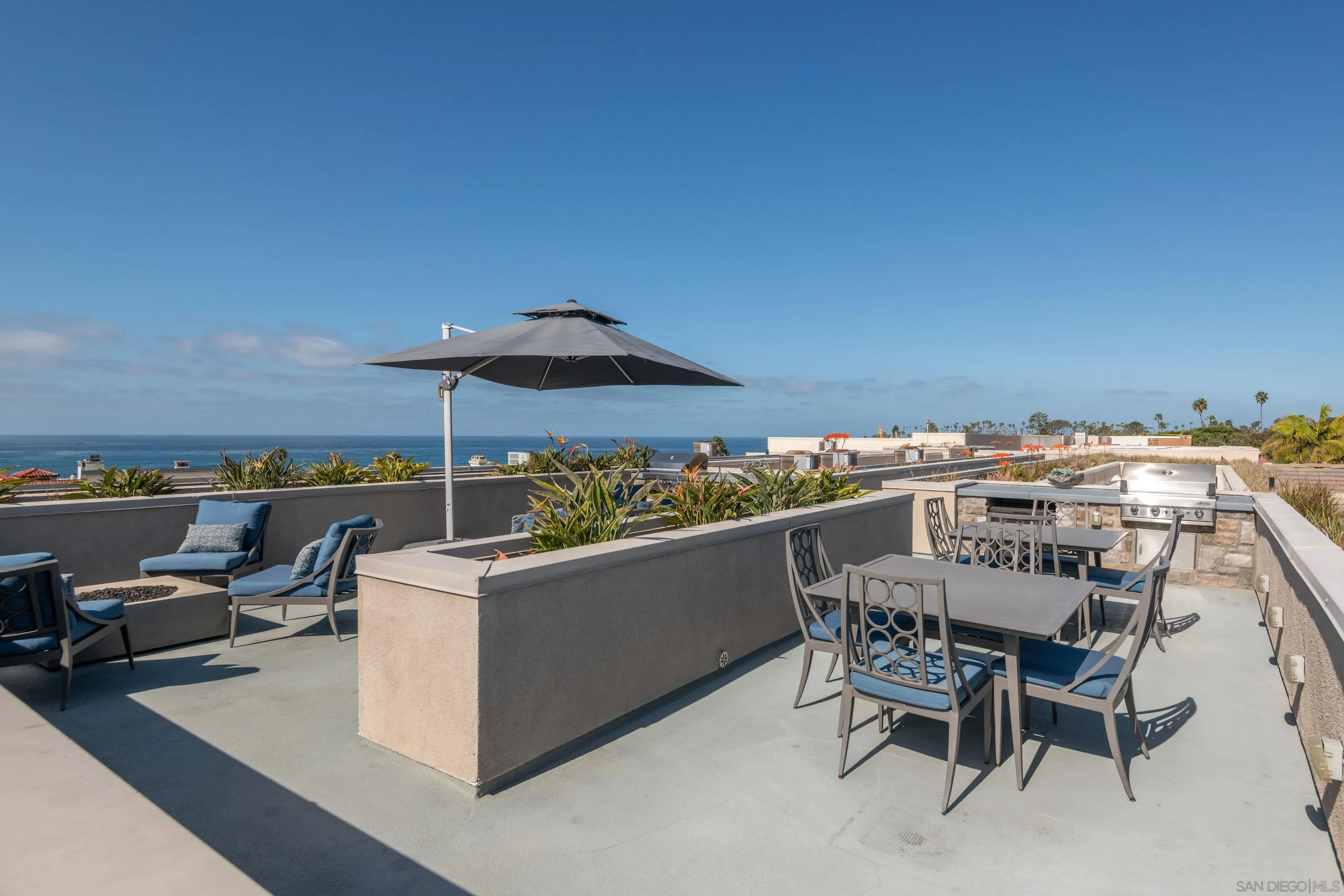 5702 La Jolla Blvd Unit: 209