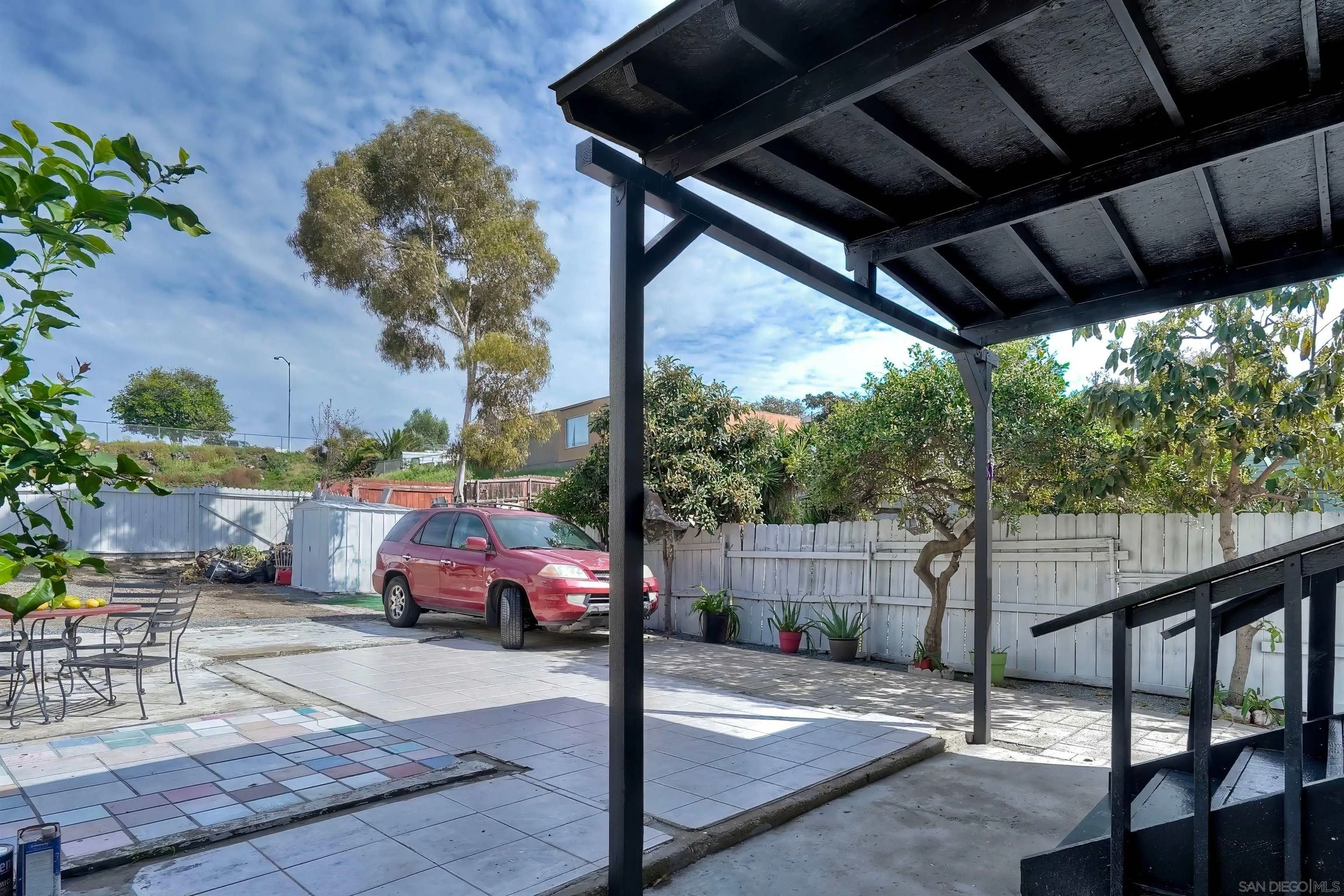 2548 Island Ave