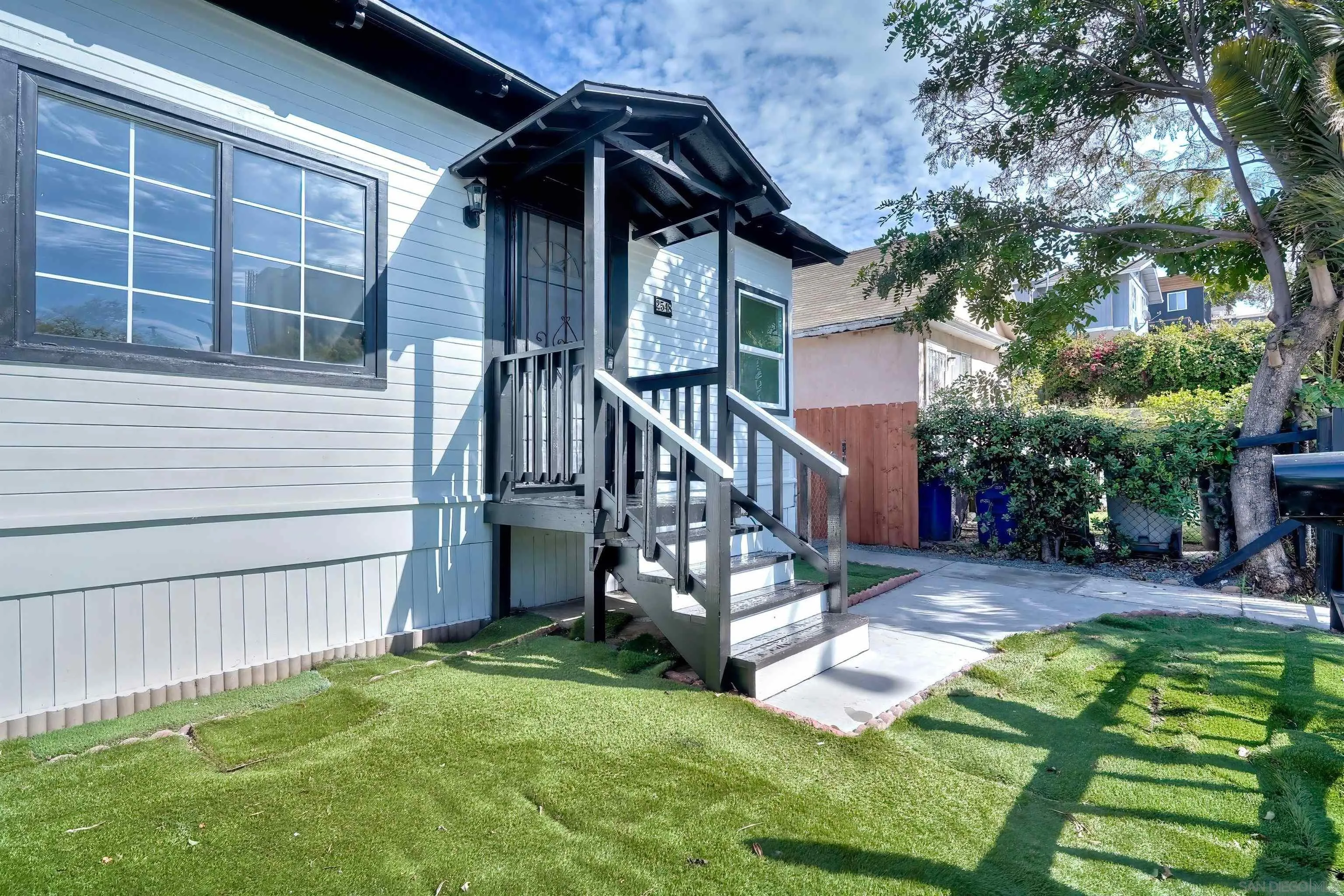 2548 Island Ave