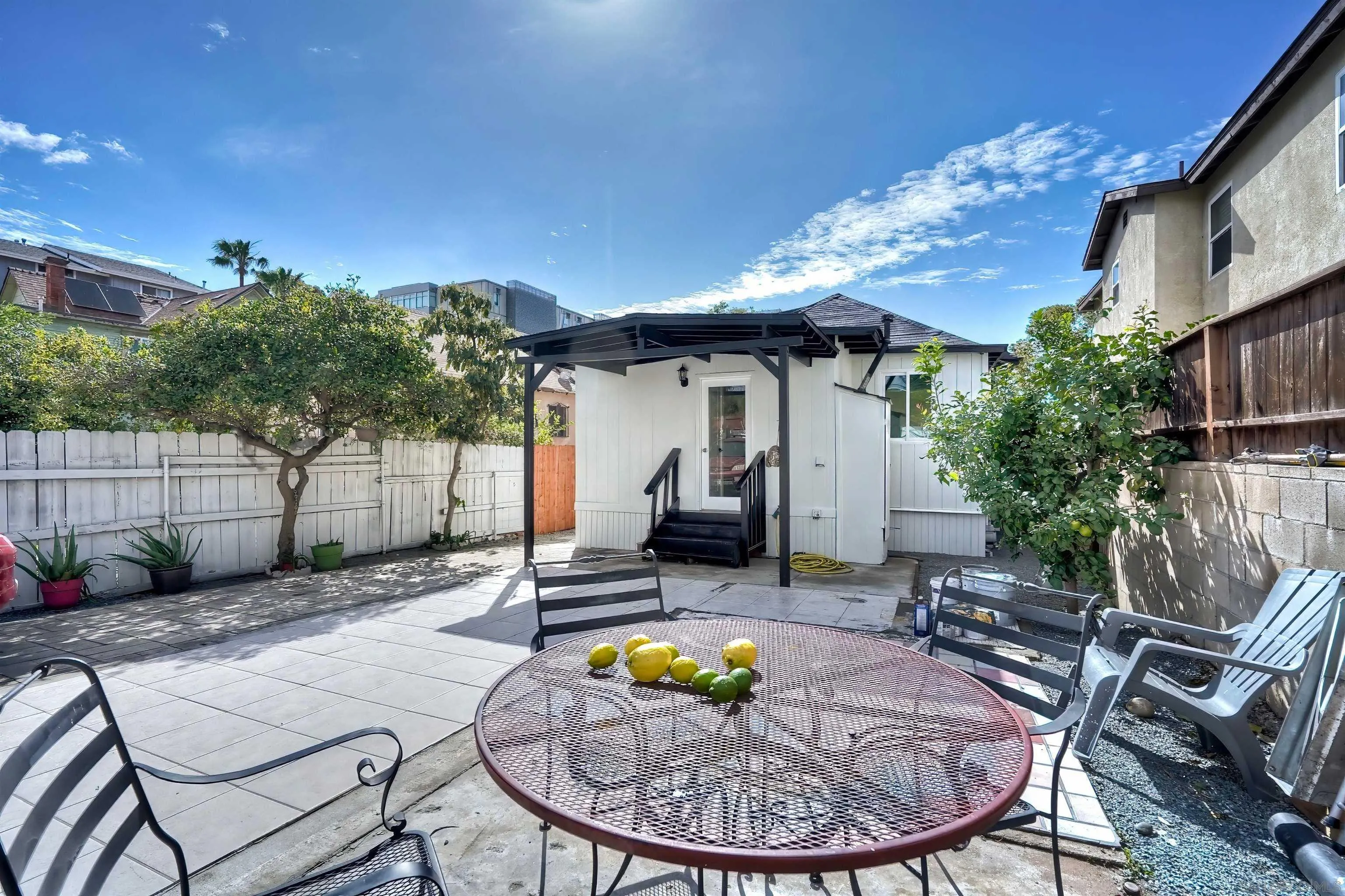 2548 Island Ave