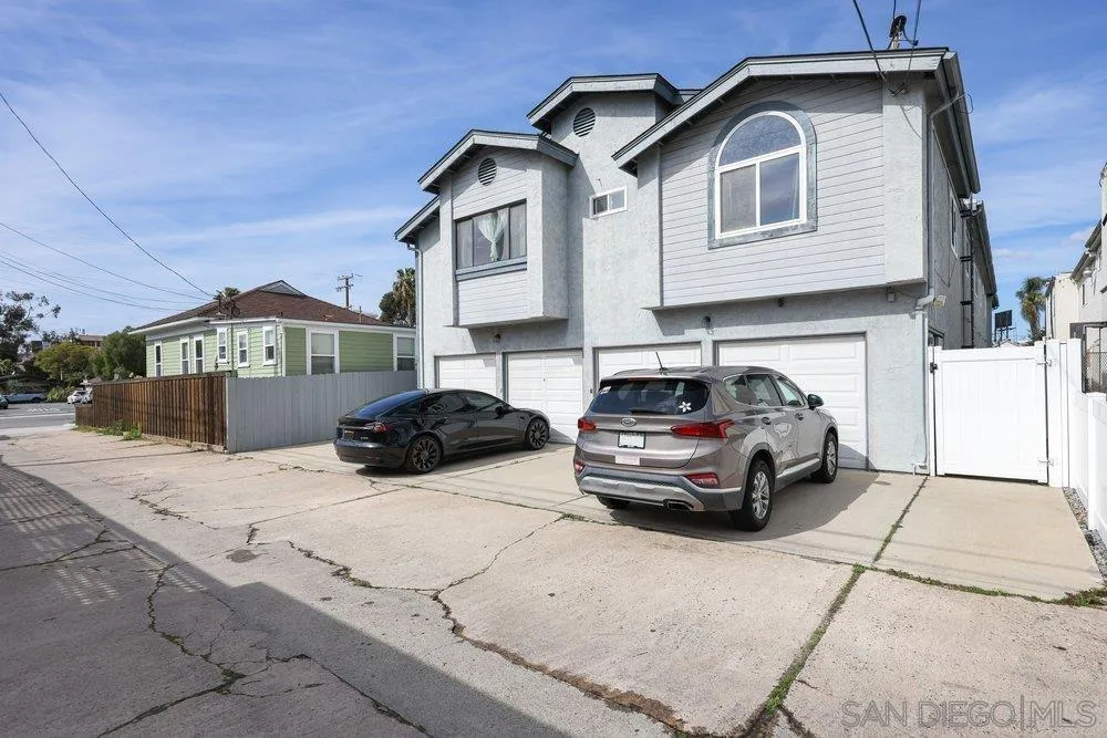 1009 Essex St. Unit 6