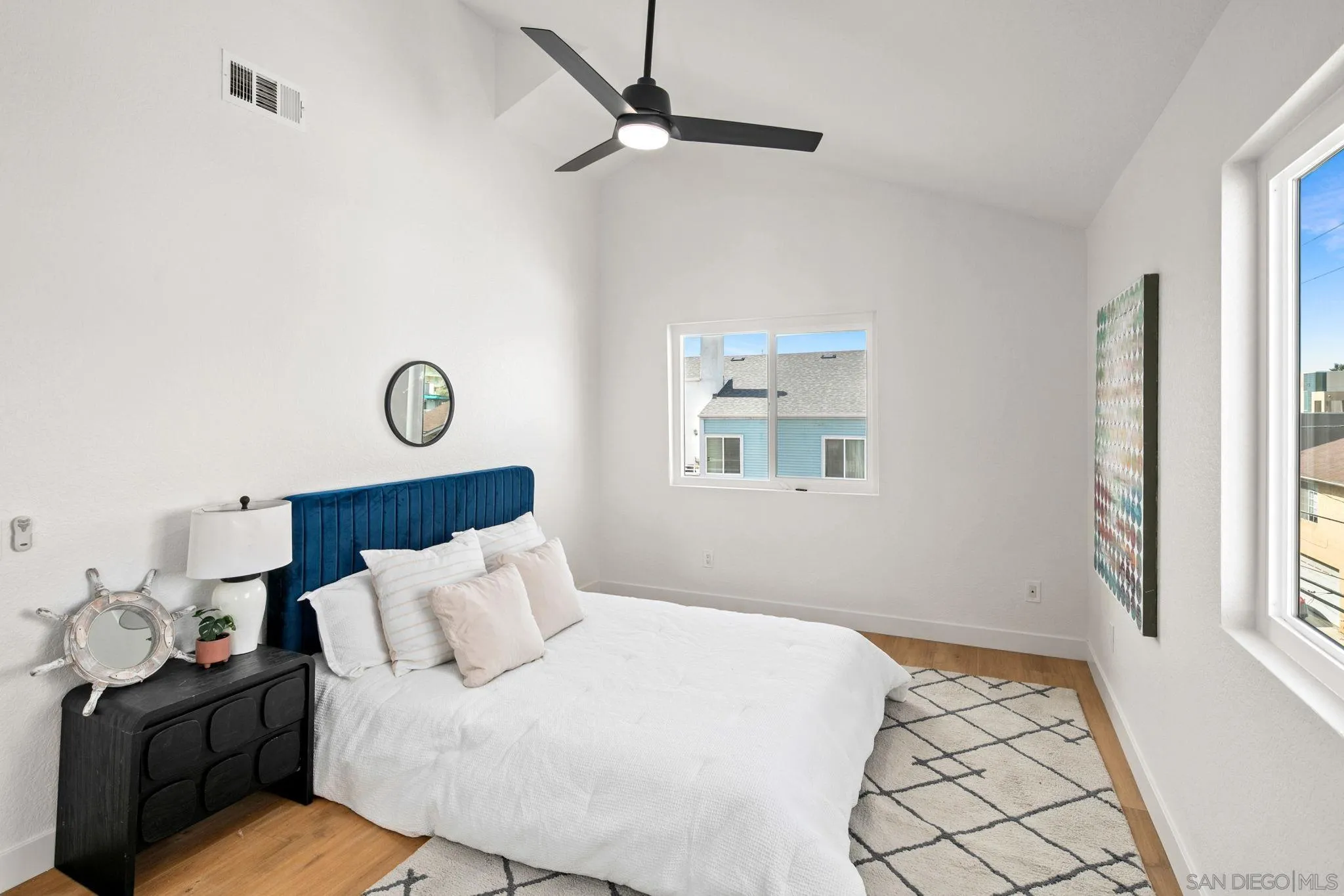 152 Evergreen Ave. Unit 4