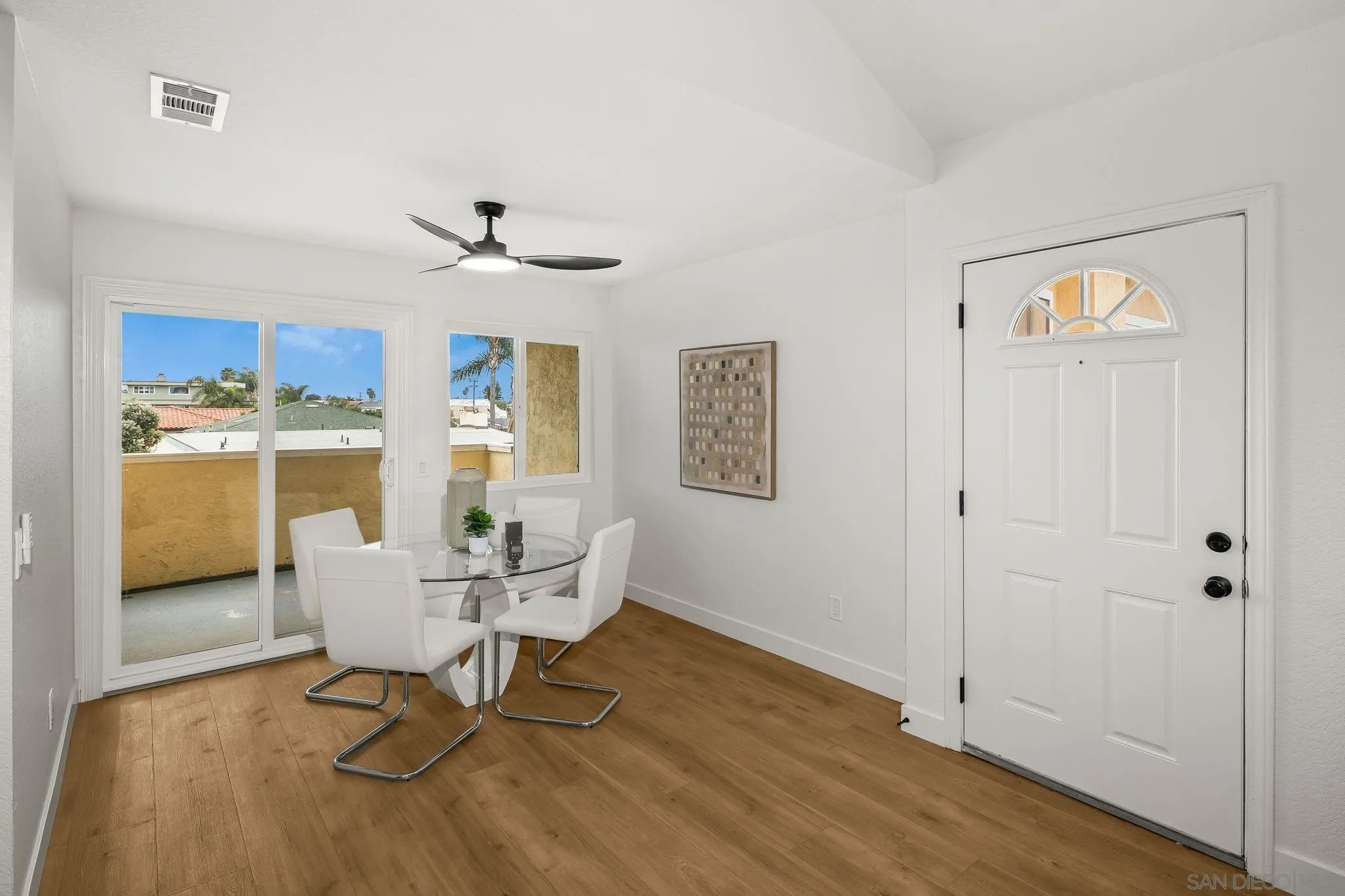 152 Evergreen Ave. Unit 4