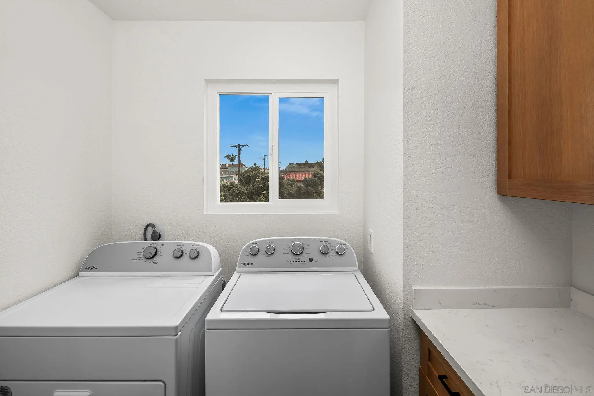 152 Evergreen Ave. Unit 4