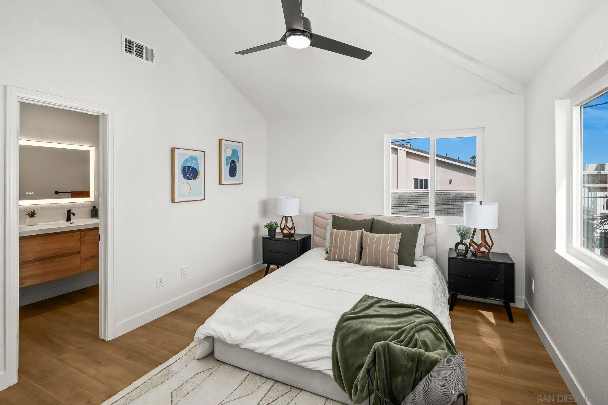 152 Evergreen Ave. Unit 4